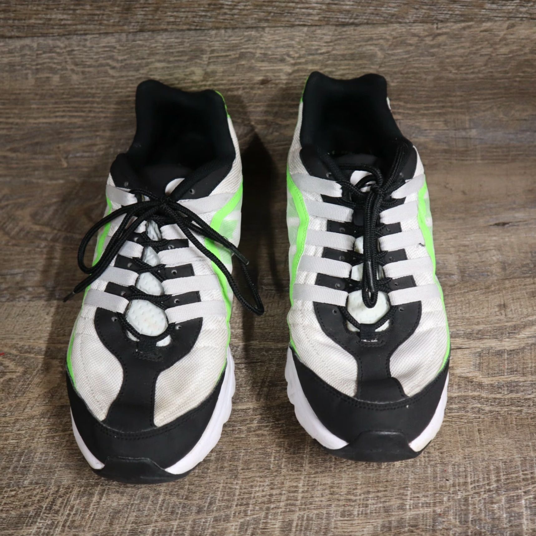 Nike Nike Air Max VG-R CK7583-107 White/Black-Photon Dust Men’s Size 12 Sneakers Athletic Shoes Nike Air Max VG-R CK7583-107 12 Mens White Black Size US 13 / EU 46 - 3 Thumbnail