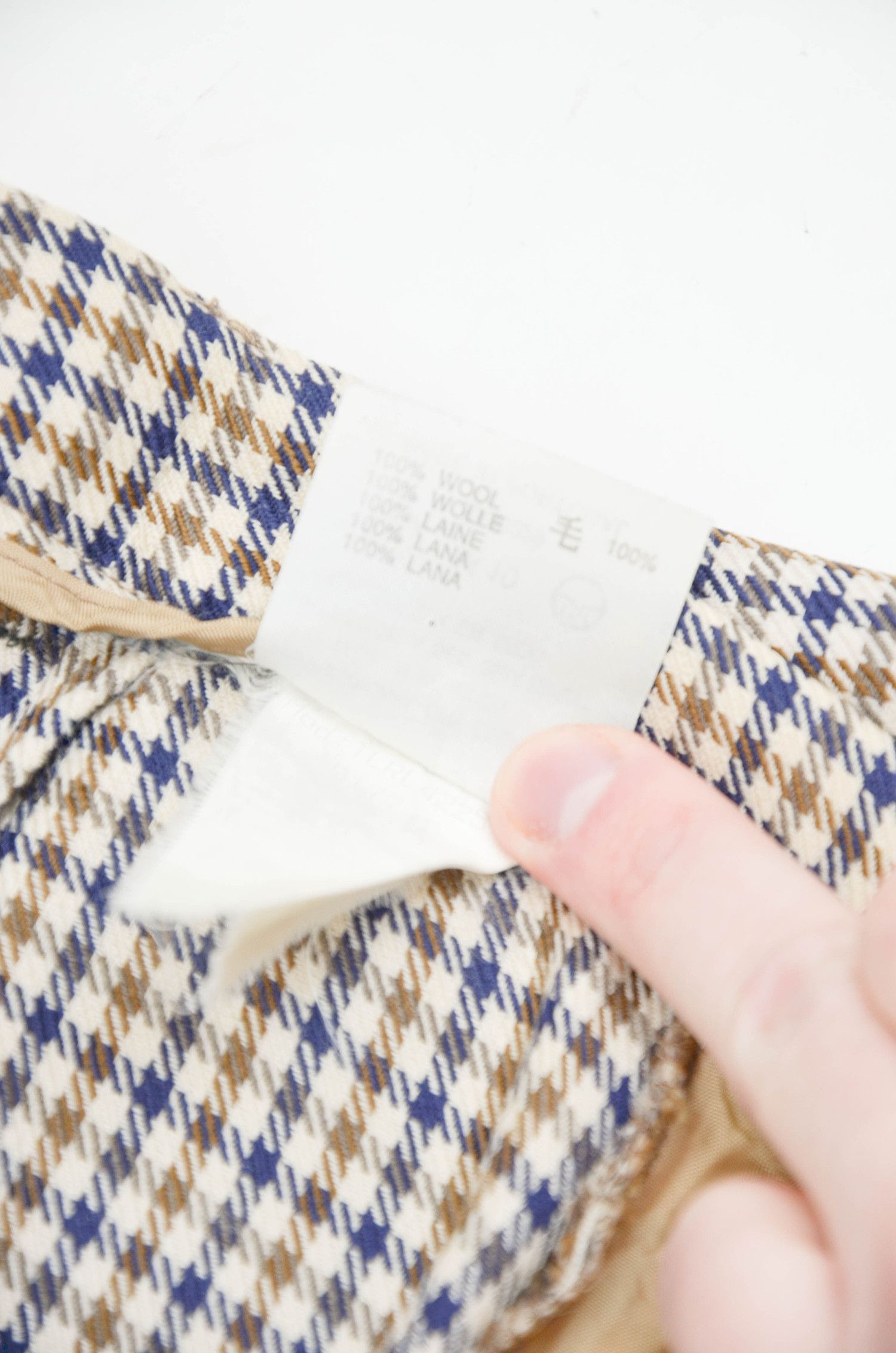 Aquascutum AQUASCUTUM Plaid Beige Wool Two-Button Suit - US8 Size M / US 6-8 / IT 42-44 - 19 Thumbnail