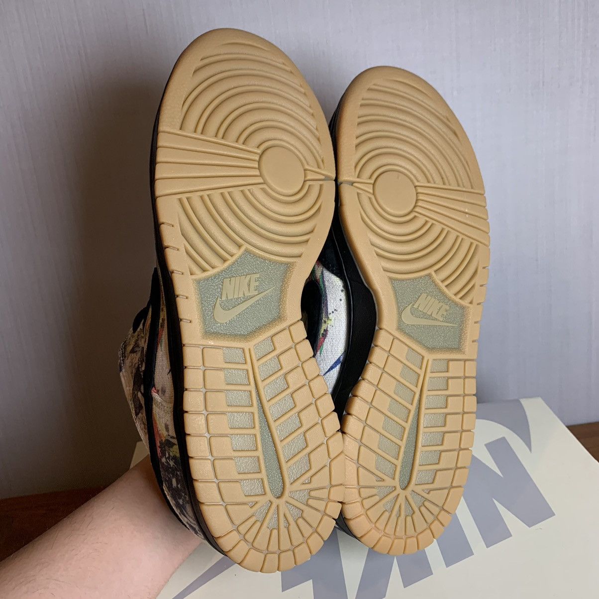 Nike × Supreme Supreme Nike SB Dunk Low Rammellzee Size US 10 / EU 43 - 17 Thumbnail