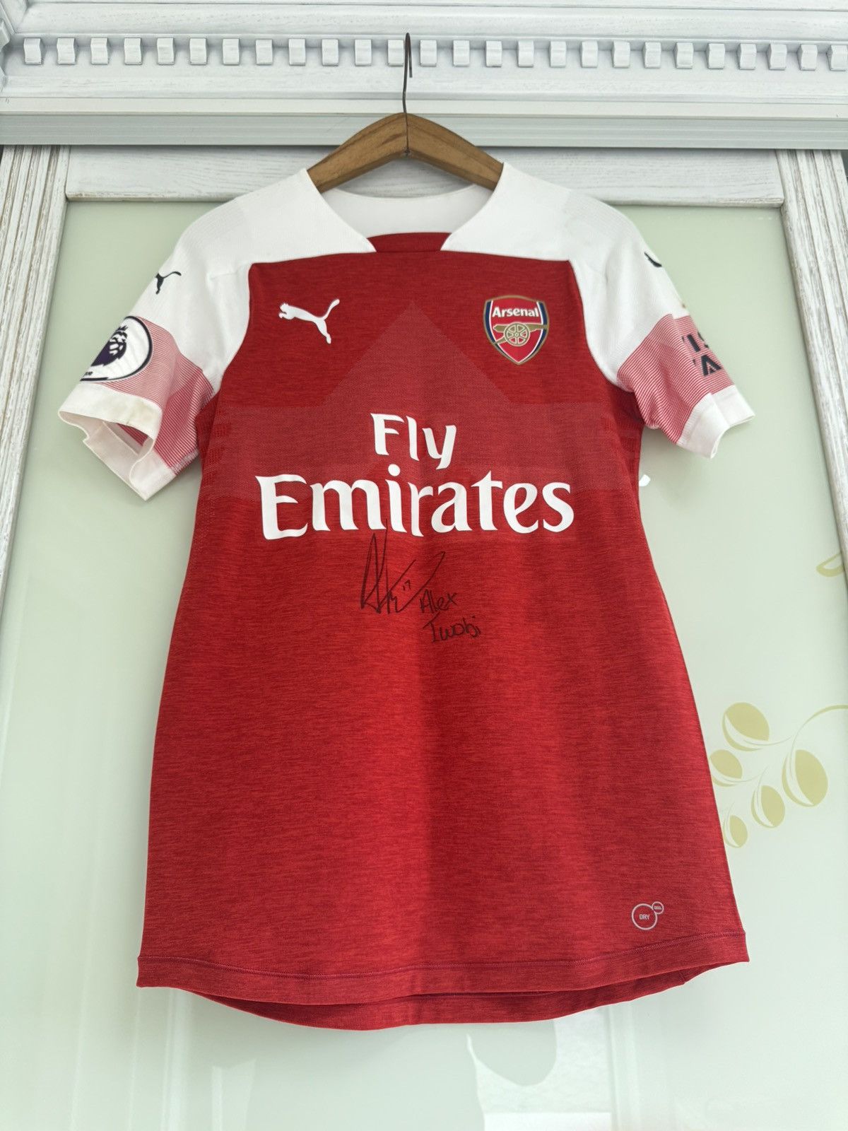 Puma Iwobi Arsenal 2018-2019 Signed Match Worn Home Soccer Jersey Size US L / EU 52-54 / 3 - 5 Thumbnail