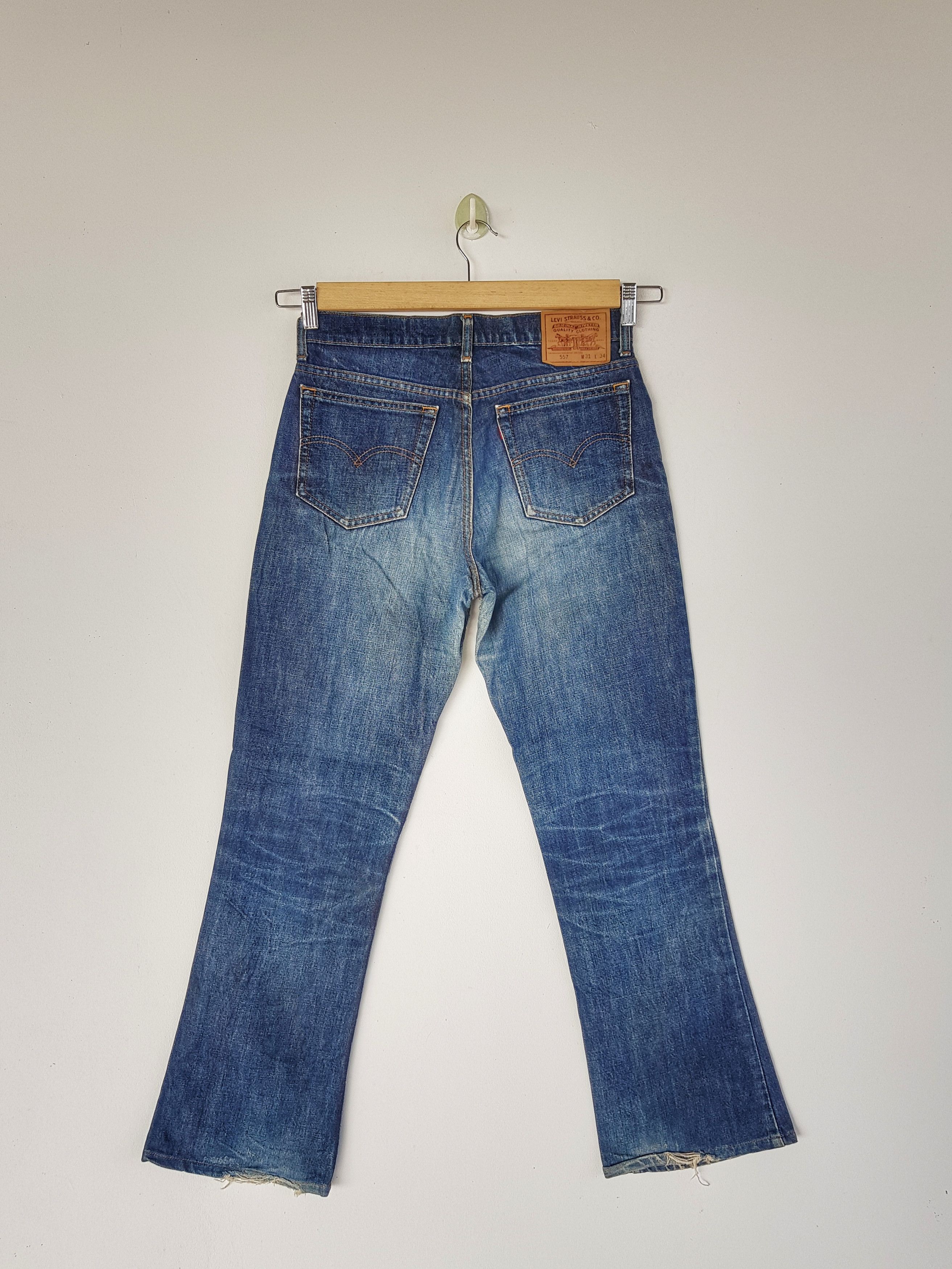 Levi's Vintage Levi's 557 Flare Jeans Levis Bell Bottom Denim Size 28" / US 6 / IT 42 - 2 Thumbnail