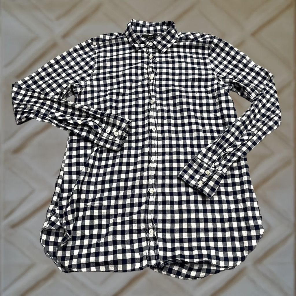 J.Crew J.CREW Classic Boy Fit Shirt Womens 00 Blue White Plaid Cotton Button-Up Shirt Womens Regular XS? Size XXS / US 00 / IT 34 - 1 Thumbnail