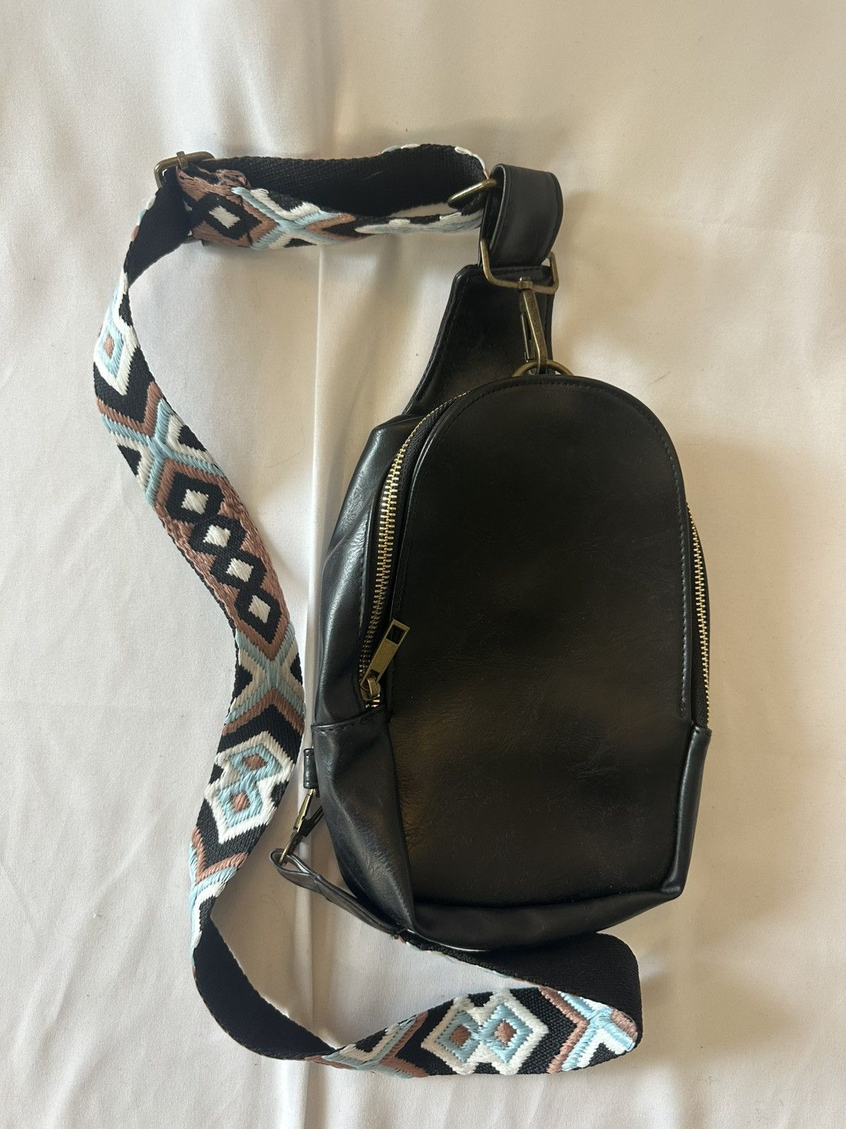 Other Black Sling Bag Vegan Leather Crossbody Bag Womens Knit Size ONE SIZE - 1 Thumbnail