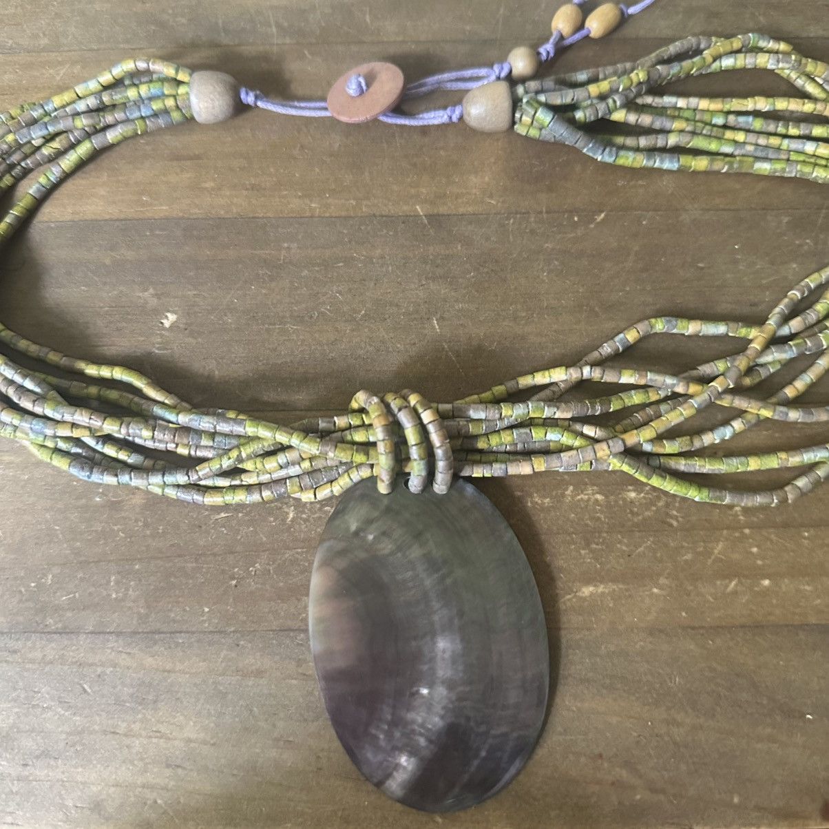 Vintage Vintage multi strand shell bead MOP pendant necklace Size ONE SIZE - 2 Thumbnail