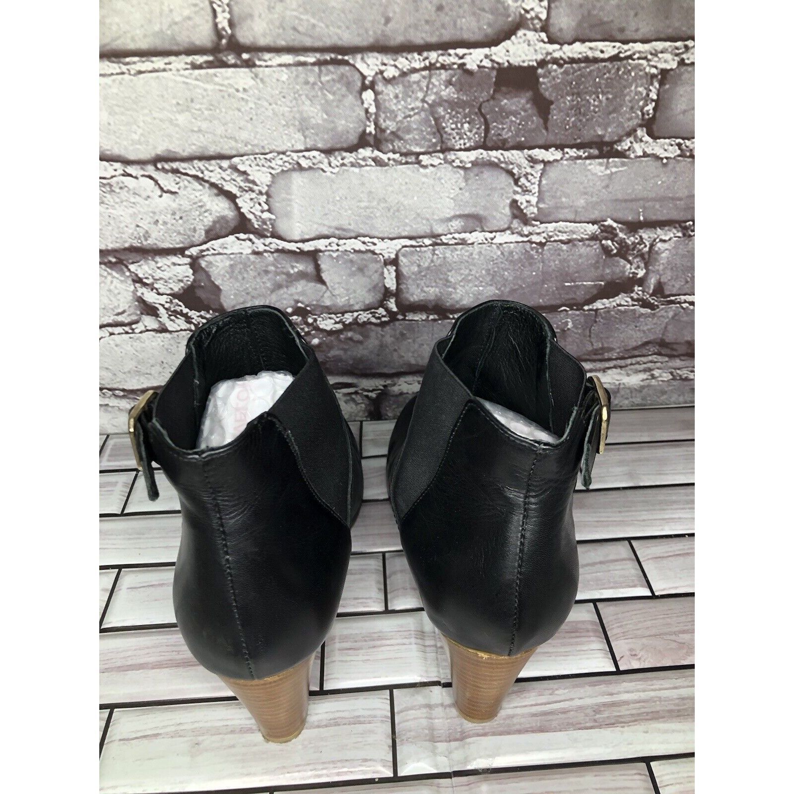 Other Minelli Black Leather Pointed BuckleStrap Heel Ankle Boots W Size US 8.5 / IT 38.5 - 19 Thumbnail