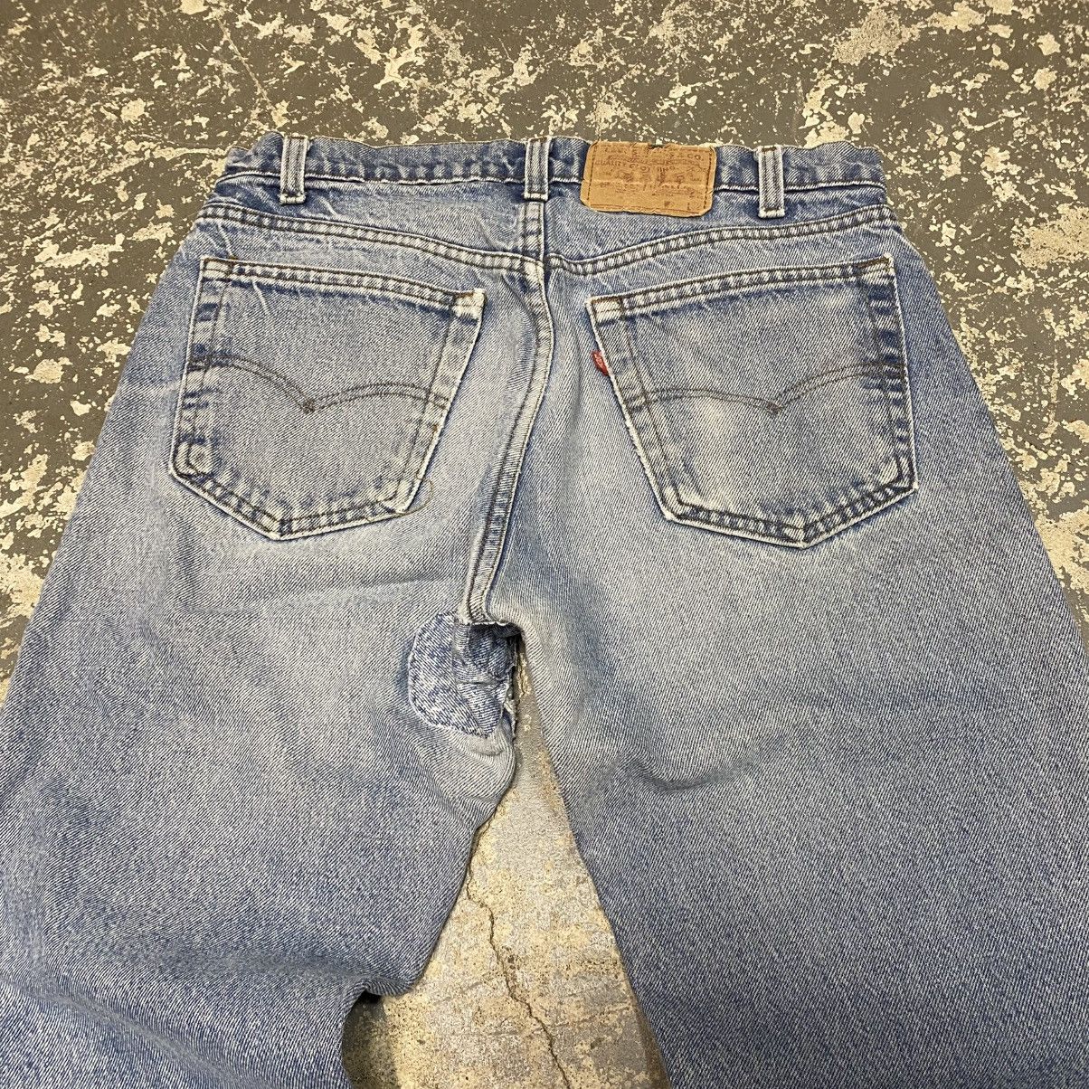 Levi's × Vintage Vintage Levi’s 505 Straight Fit Blue Denim Jeans USA 80s Size US 32 / EU 48 - 13 Thumbnail