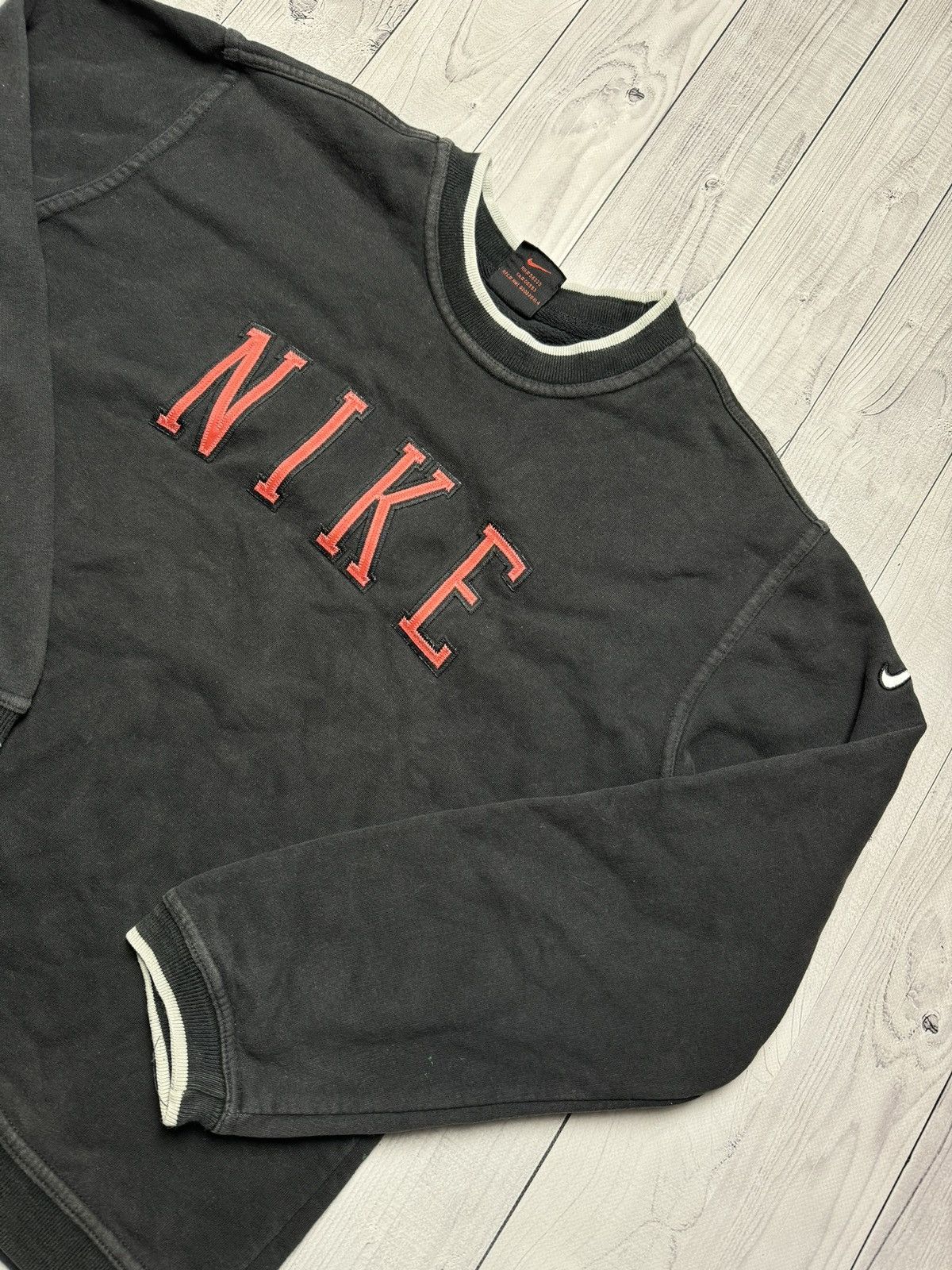 Nike × Vintage Vintage Nike sweatshirt logo size m women's black Size M / US 6-8 / IT 42-44 - 4 Thumbnail