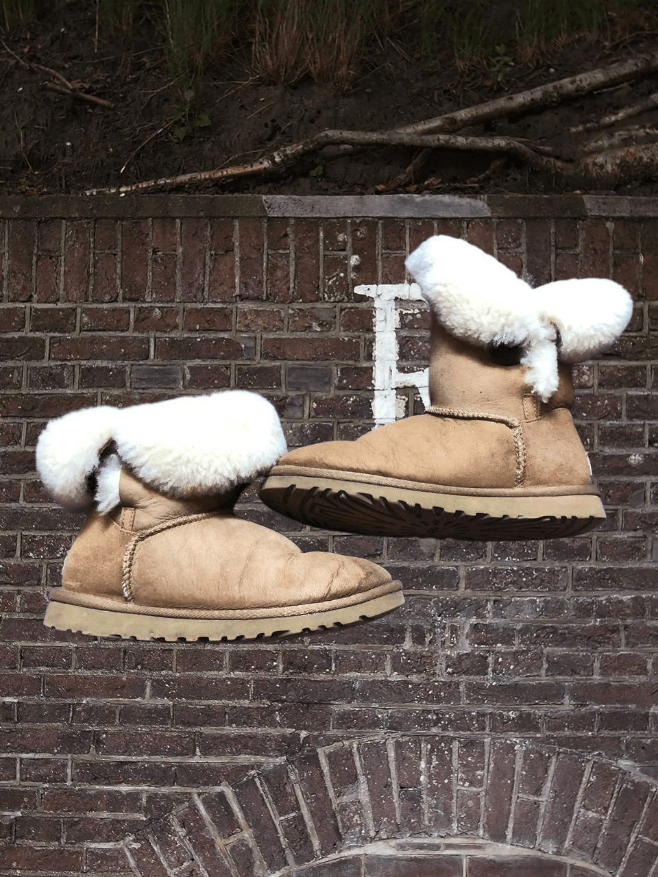 Ugg Vintage Boots logo UGG beige crazy Y2K Streetwear Size US 5 / IT 35 - 1 Thumbnail