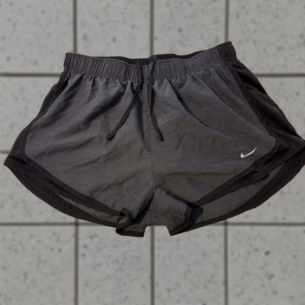 Nike Nike Womens Shorts L Large Gray Athletic Gym Workout Size 36" / US 14 / IT 50 - 1 Thumbnail