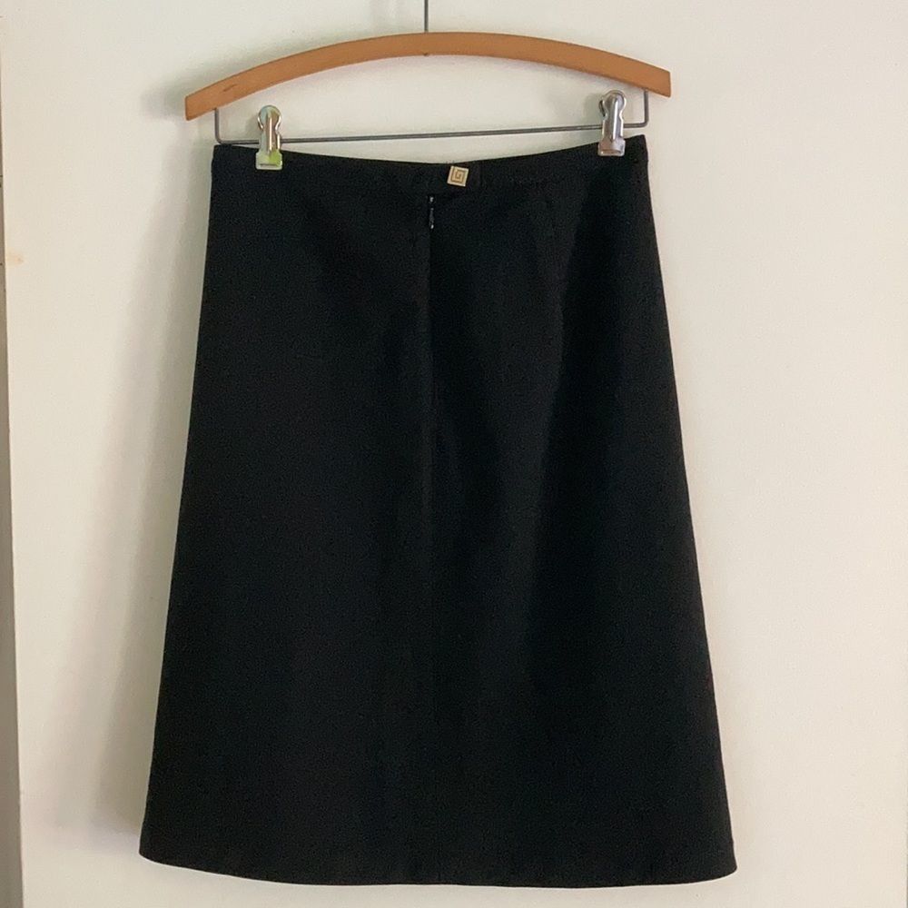 Versace Versace Vintage Classic Black Wool Skirt Size 40 Fits like 6 Size 28" / US 6 / IT 42 - 4 Thumbnail