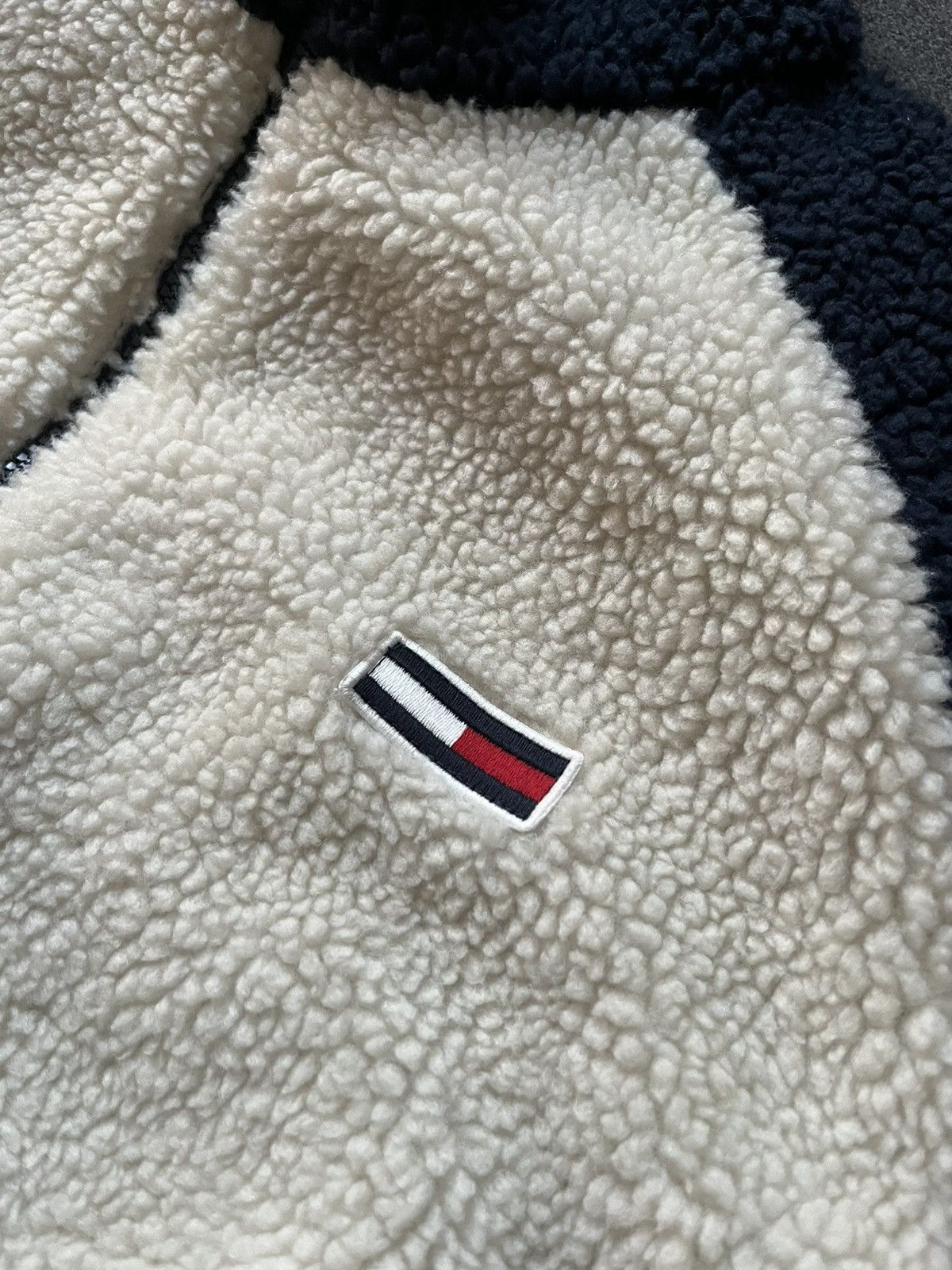 Japanese Brand × Tommy Hilfiger Tommy Hilfiger Reversible Jacket / Sherpa Rare Luxury Size US S / EU 44-46 / 1 - 11 Thumbnail