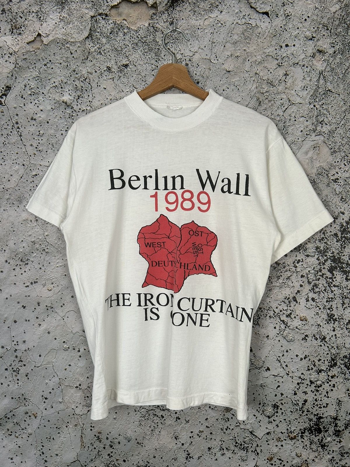 Vintage Vintage 1989 Berlin Wall Archival Single Stitch Rare Tee Size US M / EU 48-50 / 2 - 1 Thumbnail