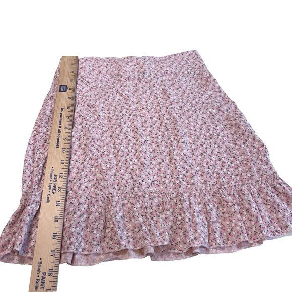 Brandy Melville Brandy Melville Pink Floral Cara Mini Skirt 3 Ruffled Mini Size 27" / US 4 / IT 40 - 7 Thumbnail