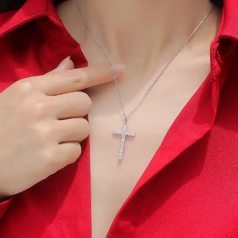 Jewelry 925 Sterling Silver Moissanite Cross Necklace Size ONE SIZE - 1 Thumbnail