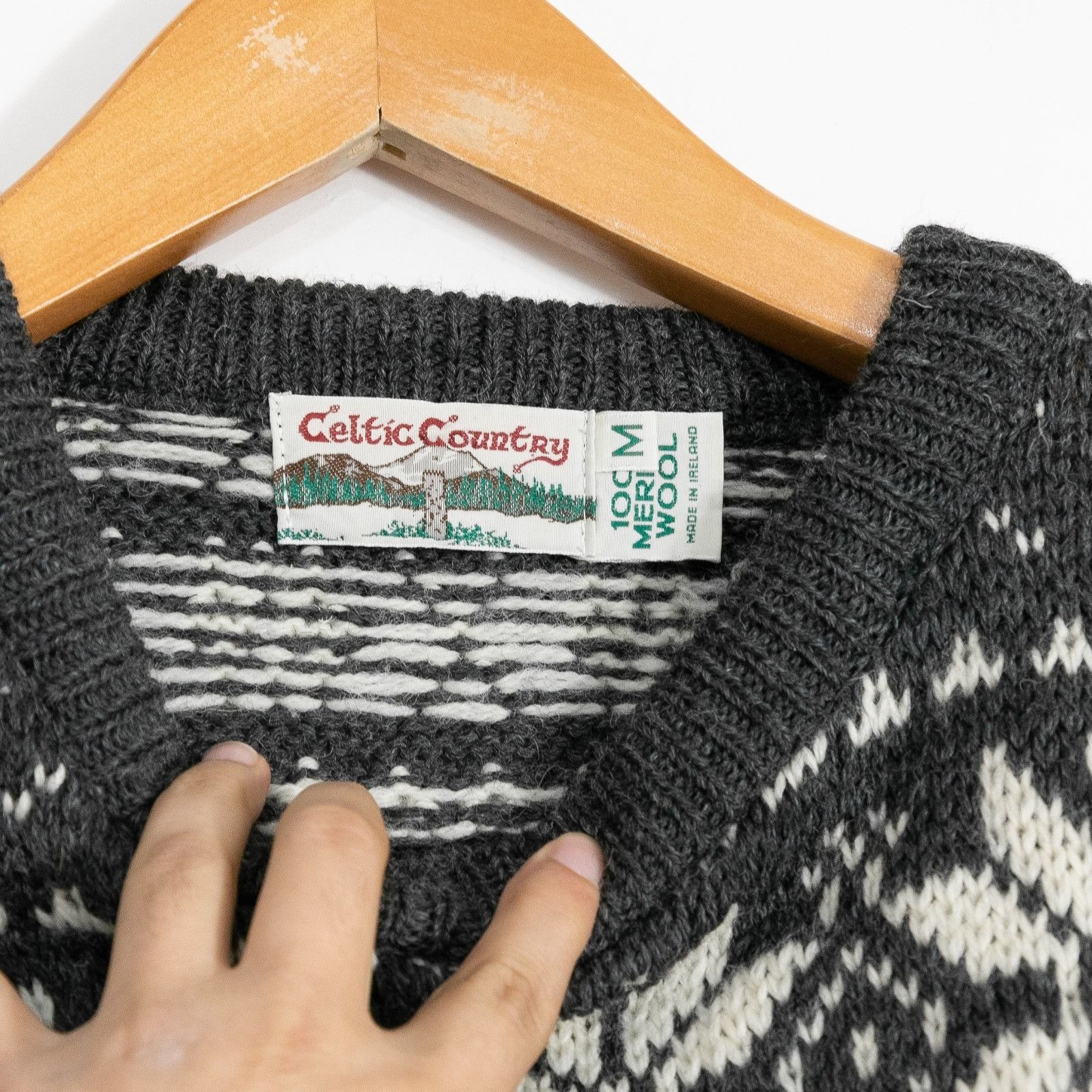 Vintage Vintage Irish Fair Isle Snowflake Pattern Wool Sweater Mens Size US M / EU 48-50 / 2 - 4 Thumbnail