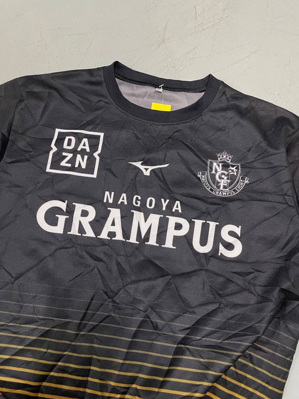 Mizuno Mizuno Nagoya Grampus DANZ club Size US L / EU 52-54 / 3 - 6 Thumbnail