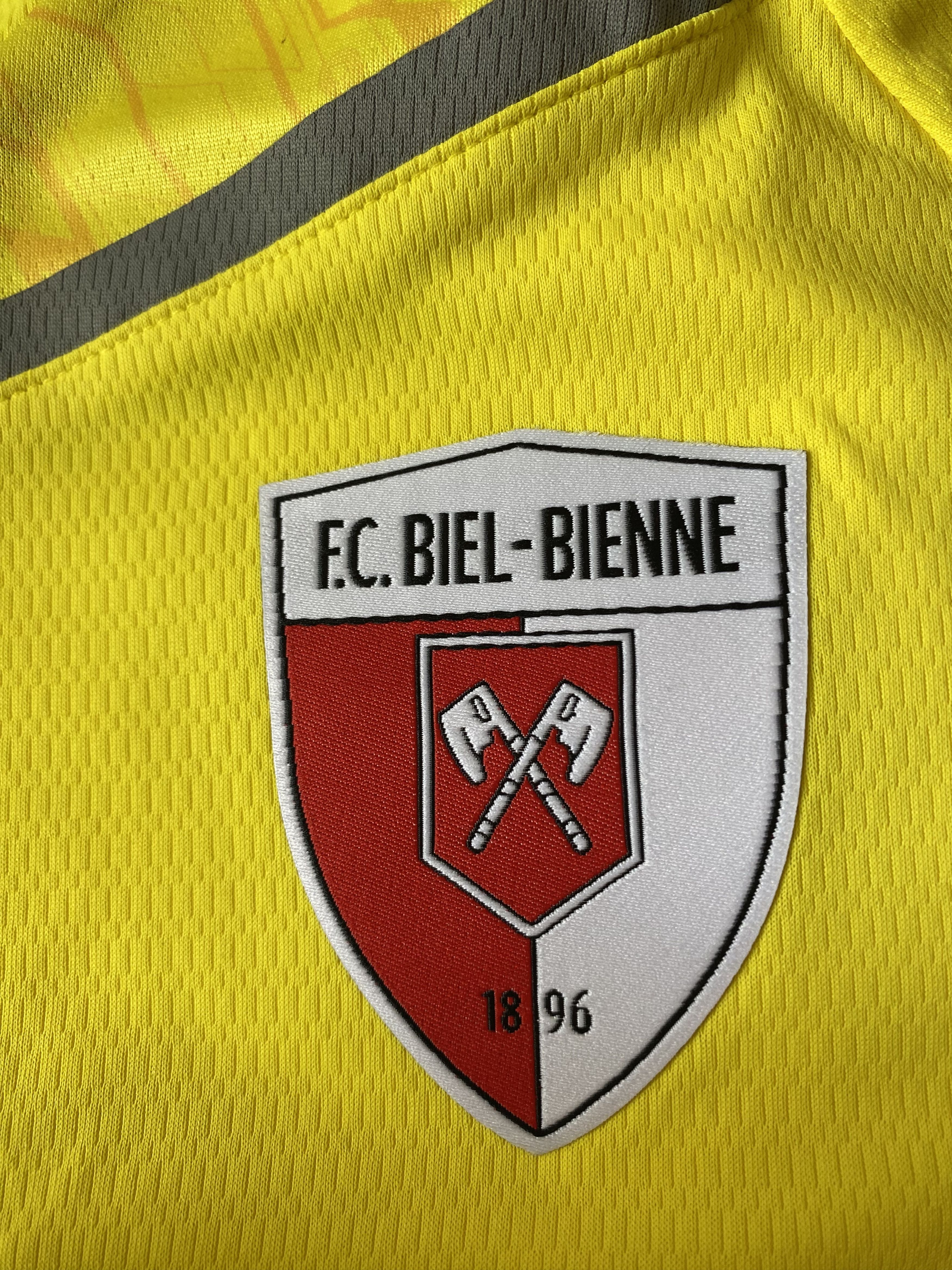 Puma F.C. Biel/Bienne - long sleeve - Puma - L - UNIQUE Size US L / EU 52-54 / 3 - 4 Thumbnail