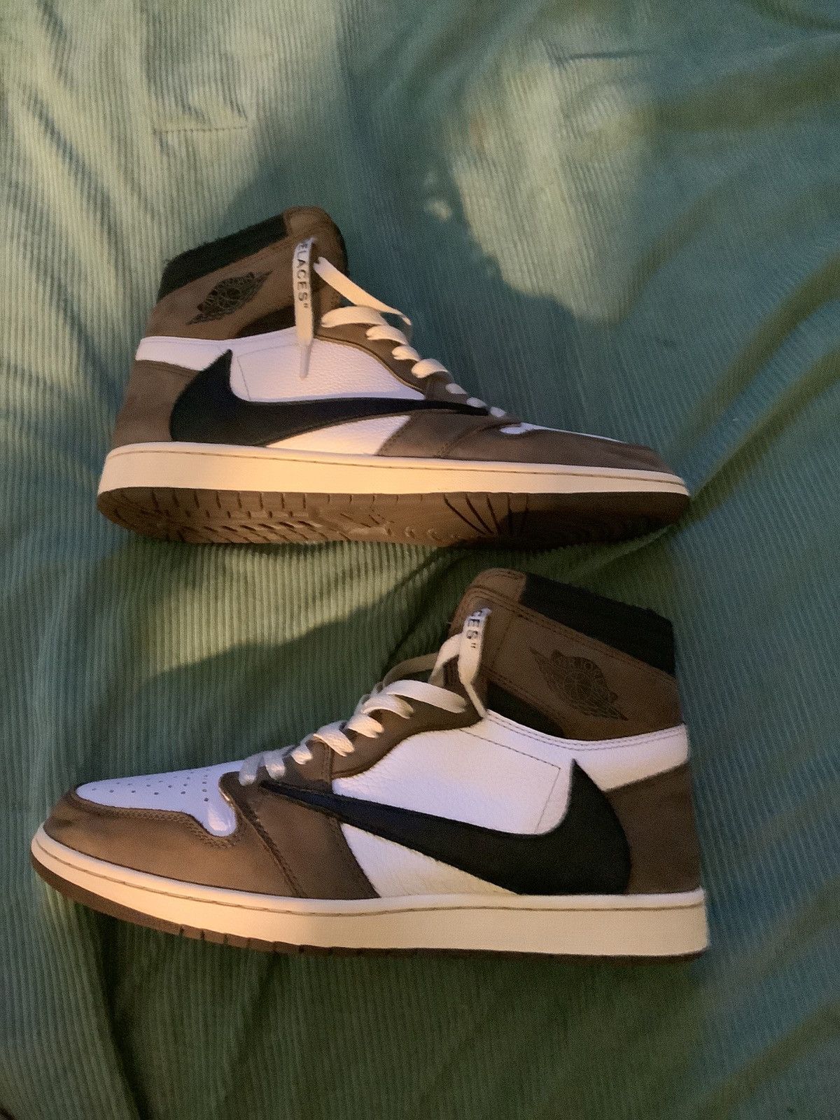 Jordan Brand Travis scott retro OG mocha high Size US 12 / EU 45 - 1 Thumbnail
