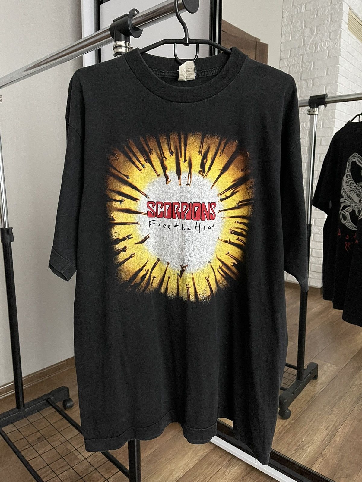 Band Tees 1993 Scorpions Vintage Face The Heat Tour Band T-Shirt Tee Size US XL / EU 56 / 4 - 1 Thumbnail