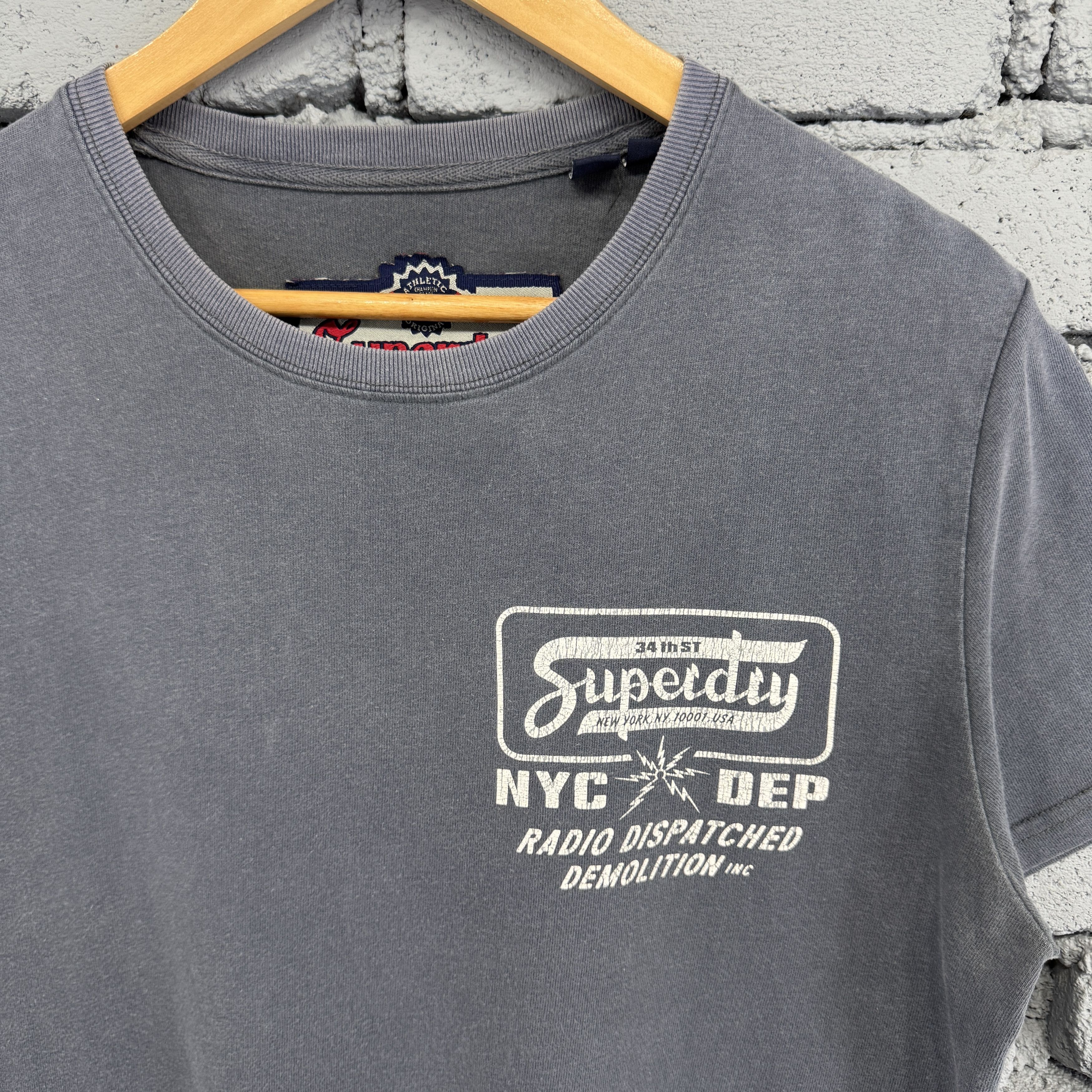 Superdry Superdry Japan NYC Radio Dispatches Demolition Faded Tshirt Size US L / EU 52-54 / 3 - 3 Thumbnail