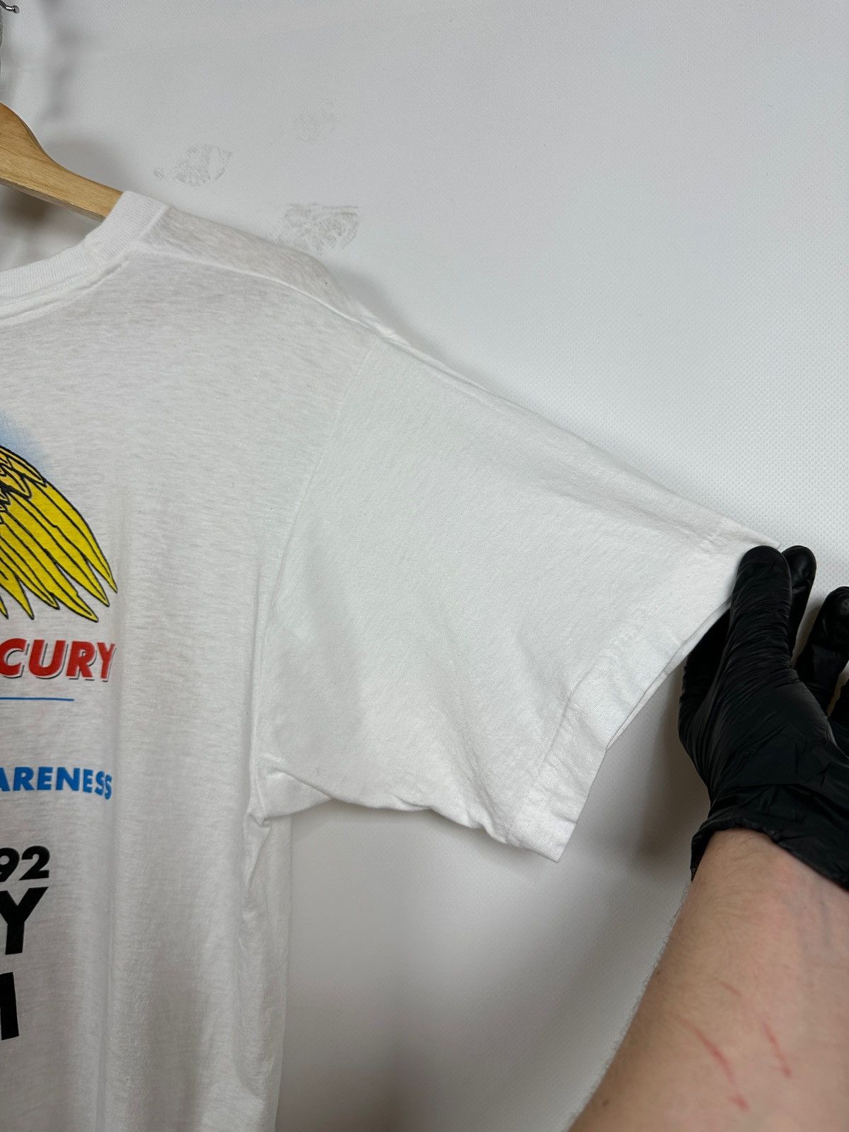 Band Tees 1992 Vintage Queen Freddie Mercury Tribute Concert T-Shirt Size US L / EU 52-54 / 3 - 16 Thumbnail