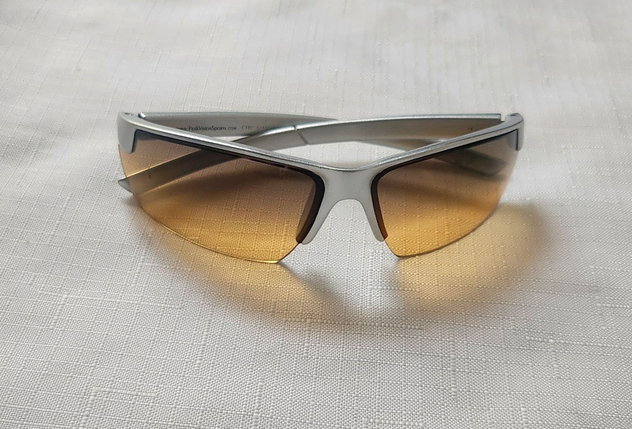 Other peak vision sports sunglasses with case not sure of name Size ONE SIZE - 7 Thumbnail