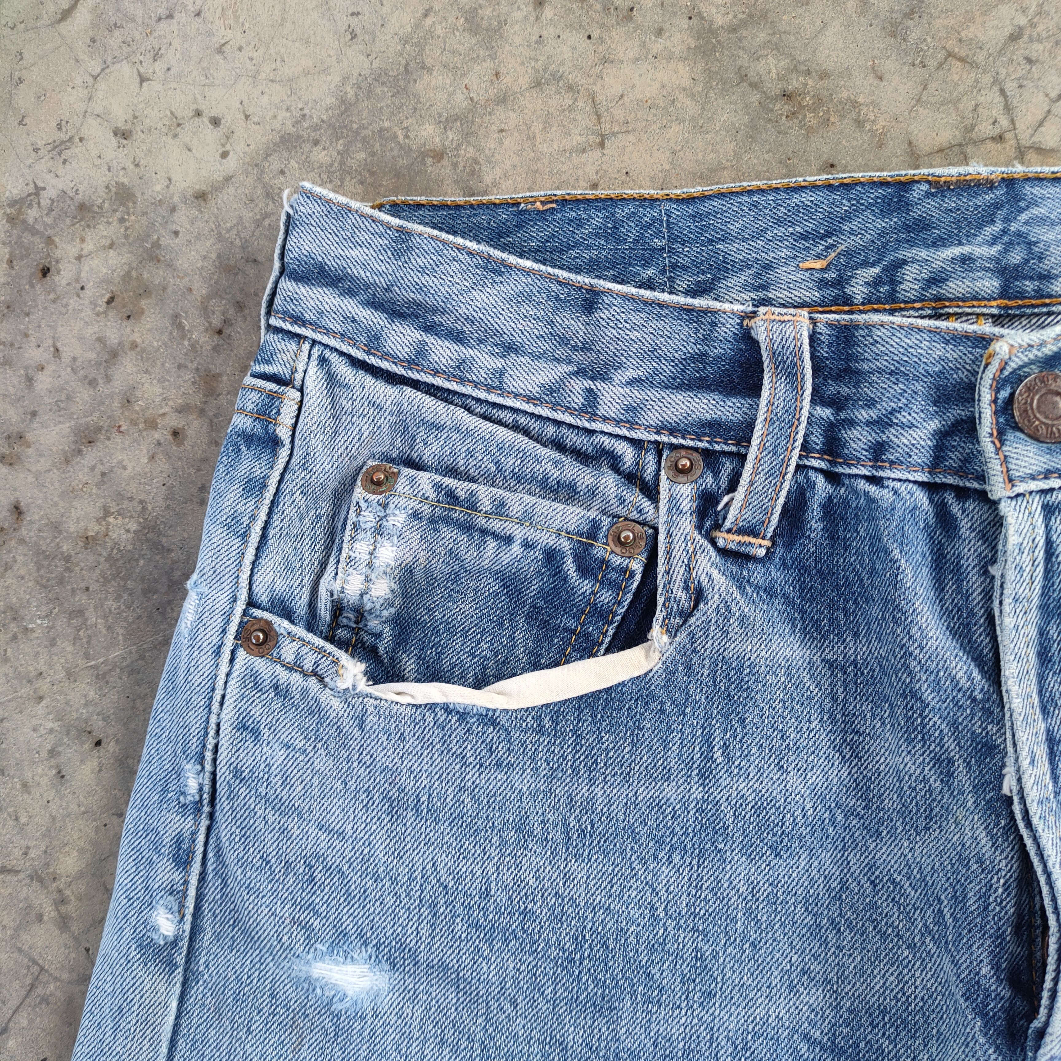 Levi's Vintage Clothing VINTAGE LEVI'S 501 BIG E SELVAGE DISTRESSED JEANS PANTS Size US 28 / EU 44 - 6 Thumbnail