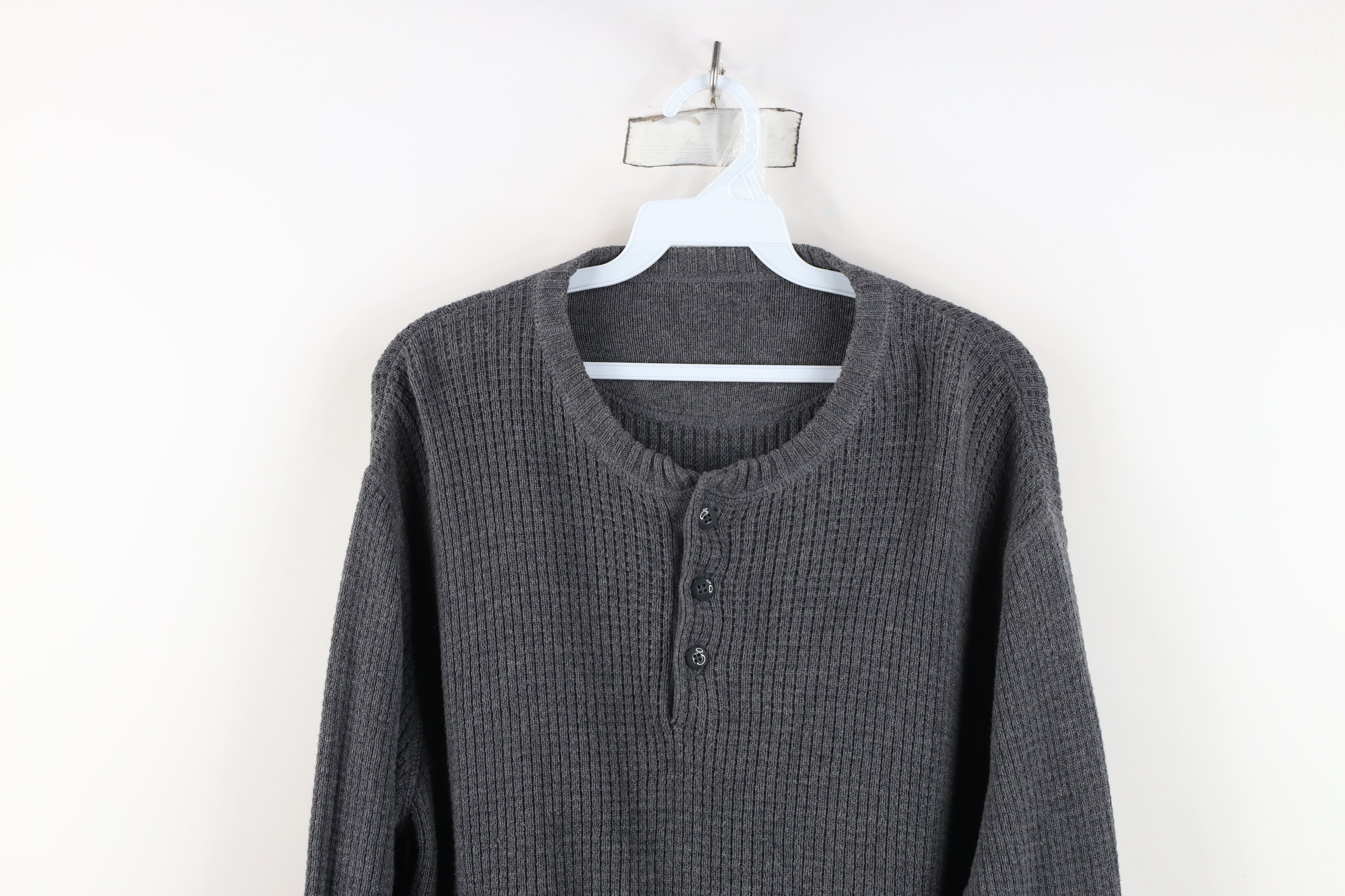 Vintage Vintage 90s Streetwear Waffle Knit Henley Sweater Gray Size US L / EU 52-54 / 3 - 2 Thumbnail