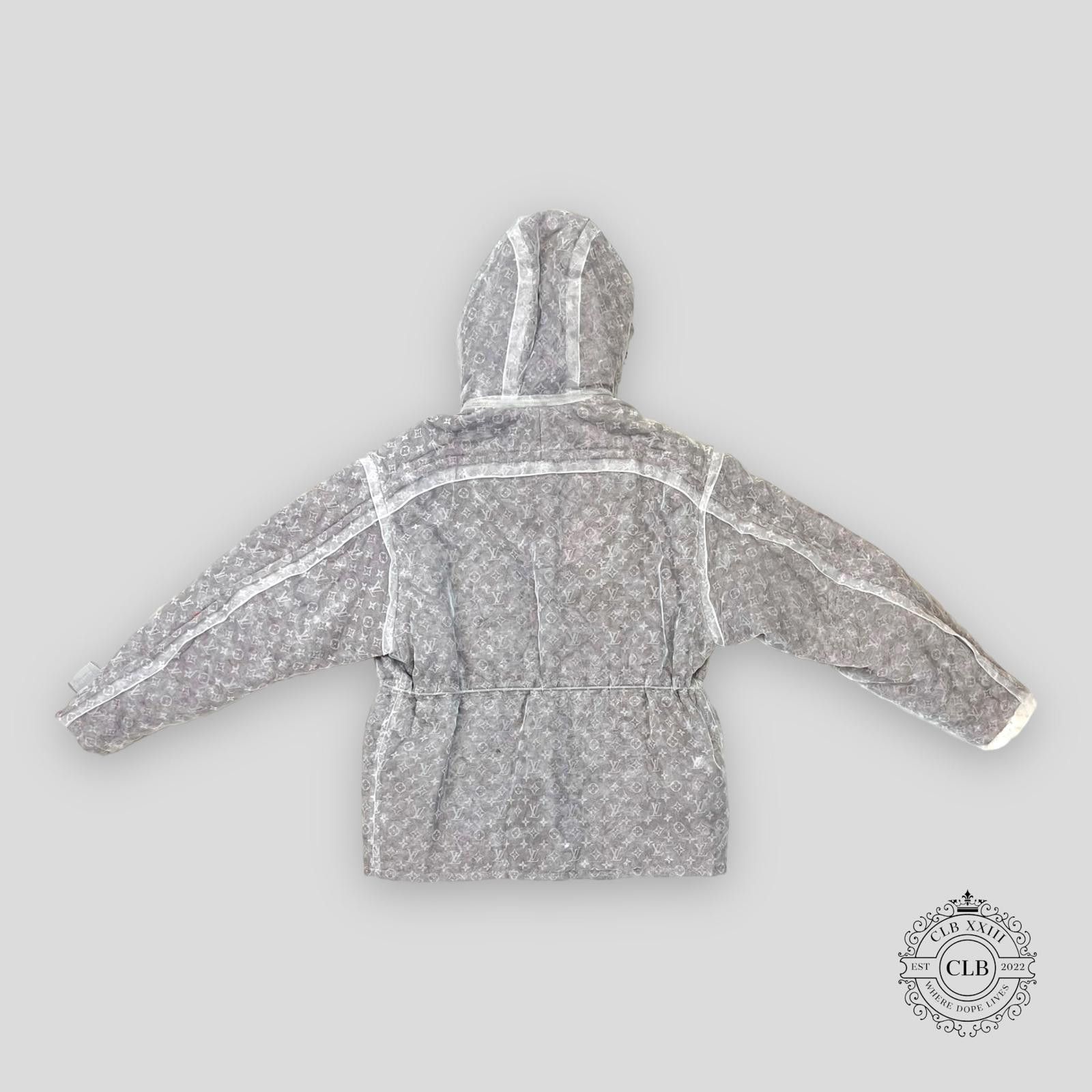 Louis Vuitton LOUIS VUITTON MONOGRAM ORGANZA PADDED PARKA - GREY Size US M / EU 48-50 / 2 - 2 Thumbnail