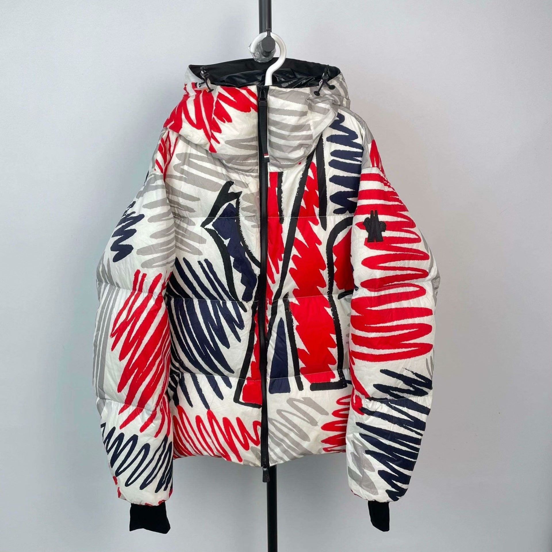 Moncler Moncler Collab Printed Down Jacket M Women Size M / US 6-8 / IT 42-44 - 1 Thumbnail