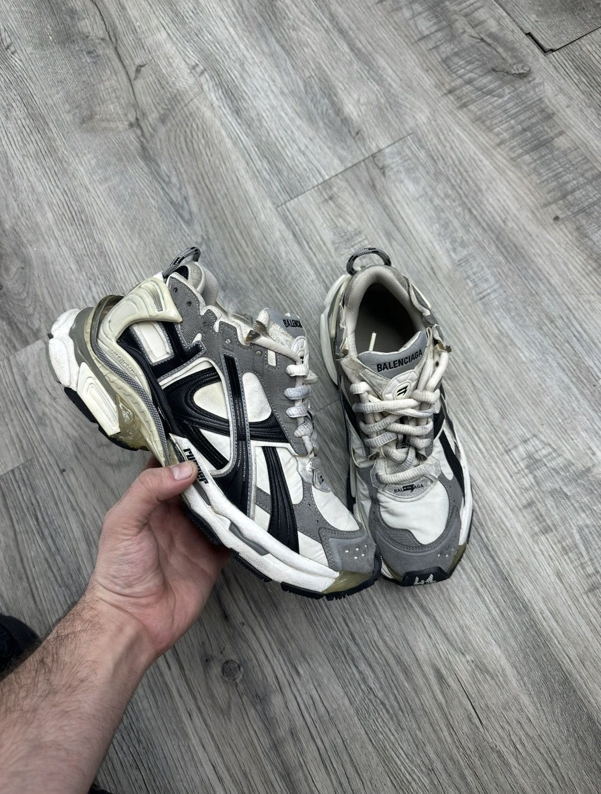 Balenciaga Runner - White/Grey/Black