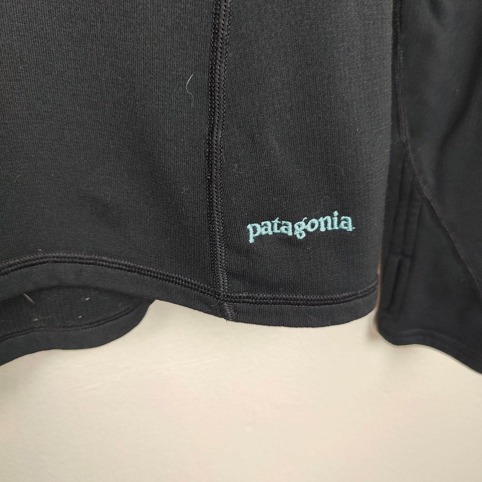 Patagonia Patagonia Capilene 4 Hoody Womens Small black Waffle Size S / US 4 / IT 40 - 4 Thumbnail