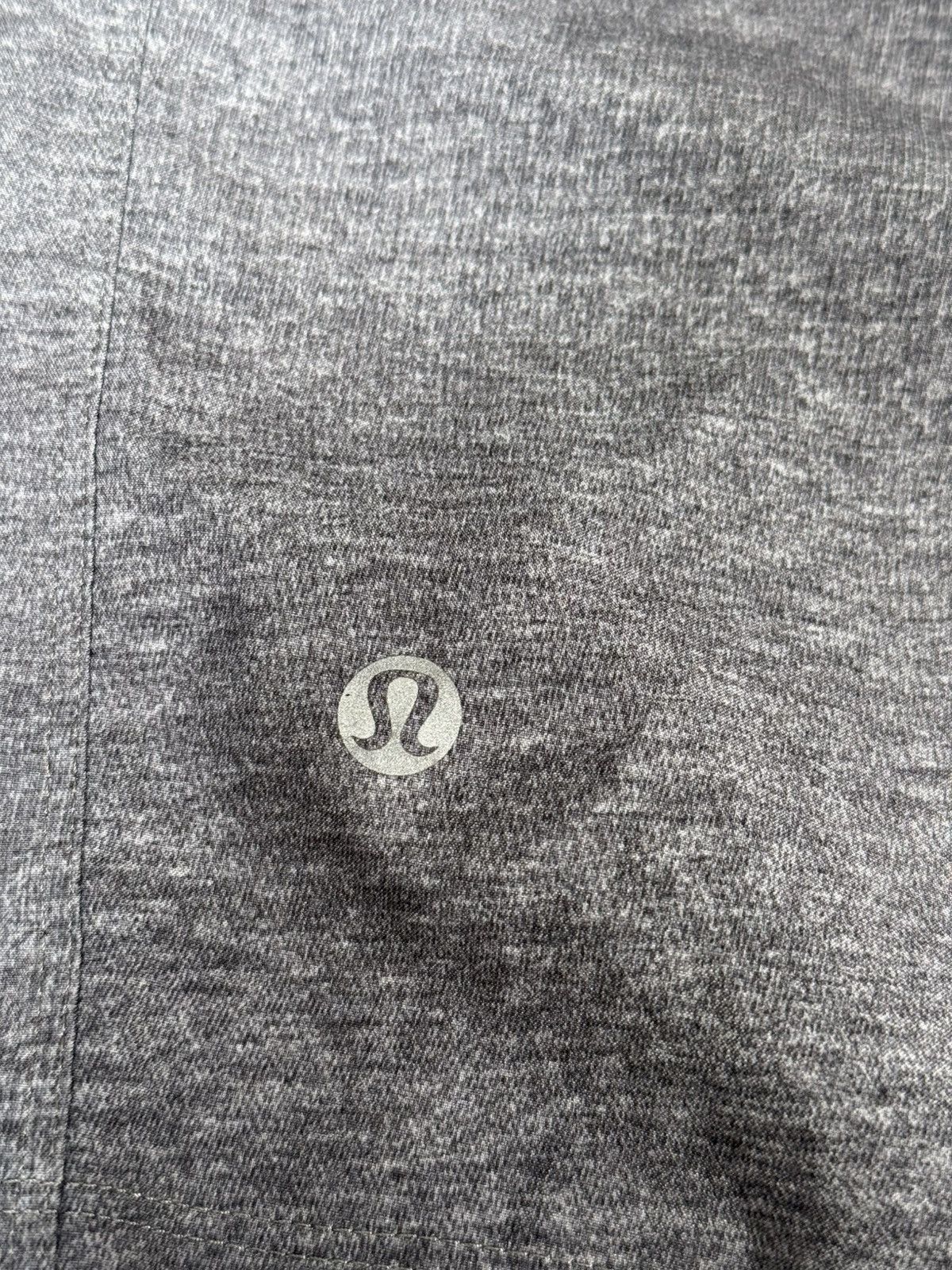 Lululemon Lululemon Athletic Gym Gray Shorts Size US 36 / EU 52 - 3 Thumbnail