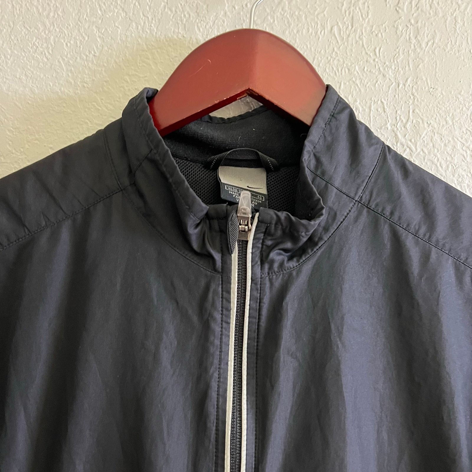 Nike VINTAGE Nike Jacket Mens XL (16-18) Black Windbreaker swoosh Size US XL / EU 56 / 4 - 2 Thumbnail