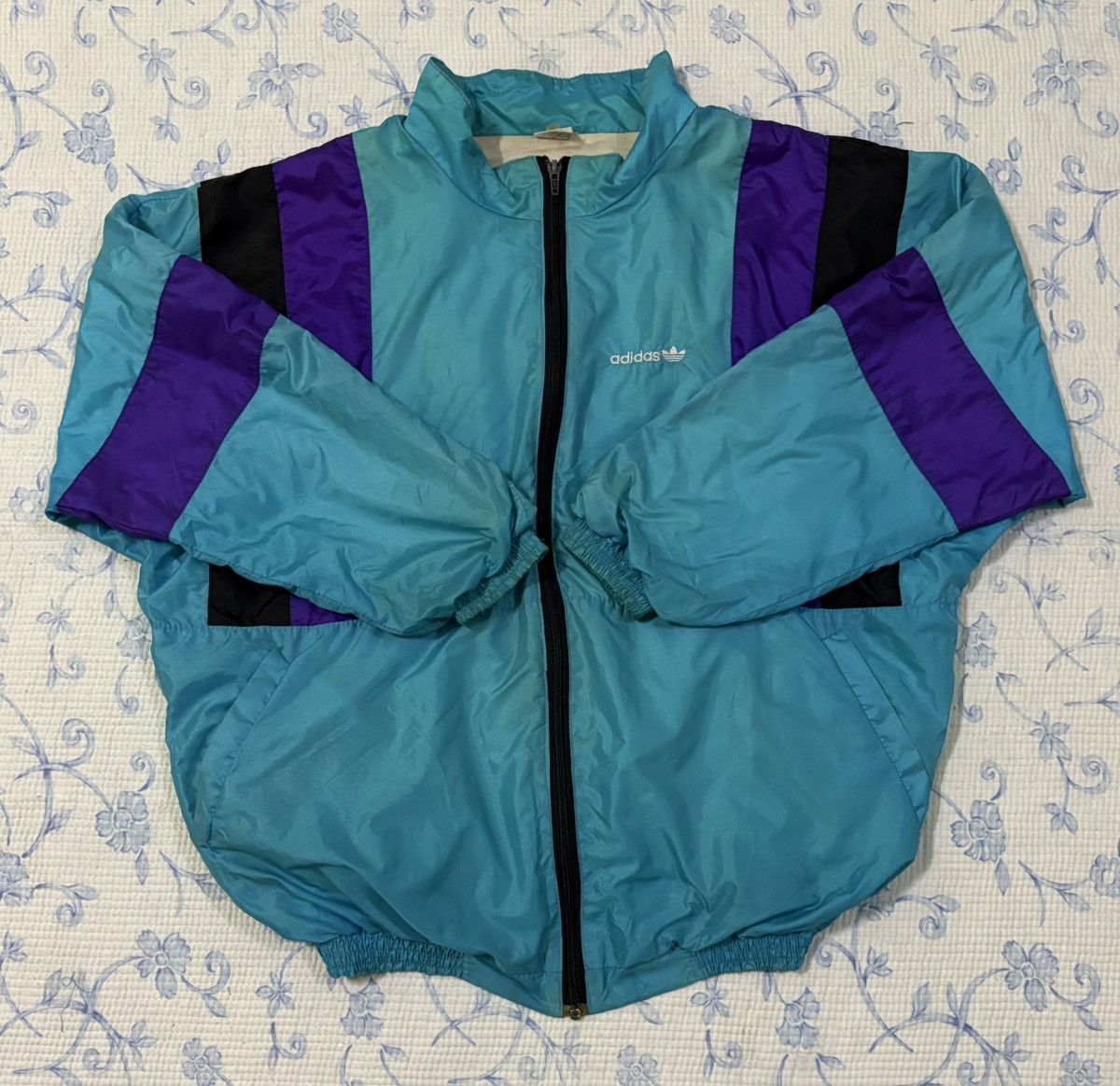 Adidas Vintage Adidas Windbreaker Light Jacket Size US S / EU 44-46 / 1 - 6 Thumbnail