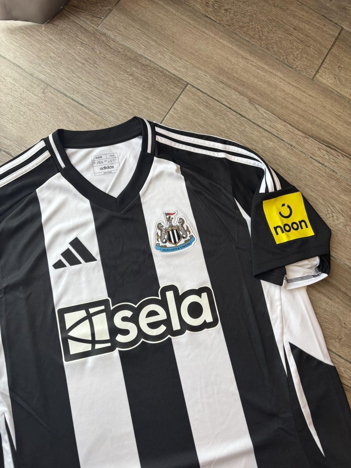 Adidas Newcastle 2024-2025 Home Jersey Size US XXL / EU 58 / 5 - 3 Thumbnail