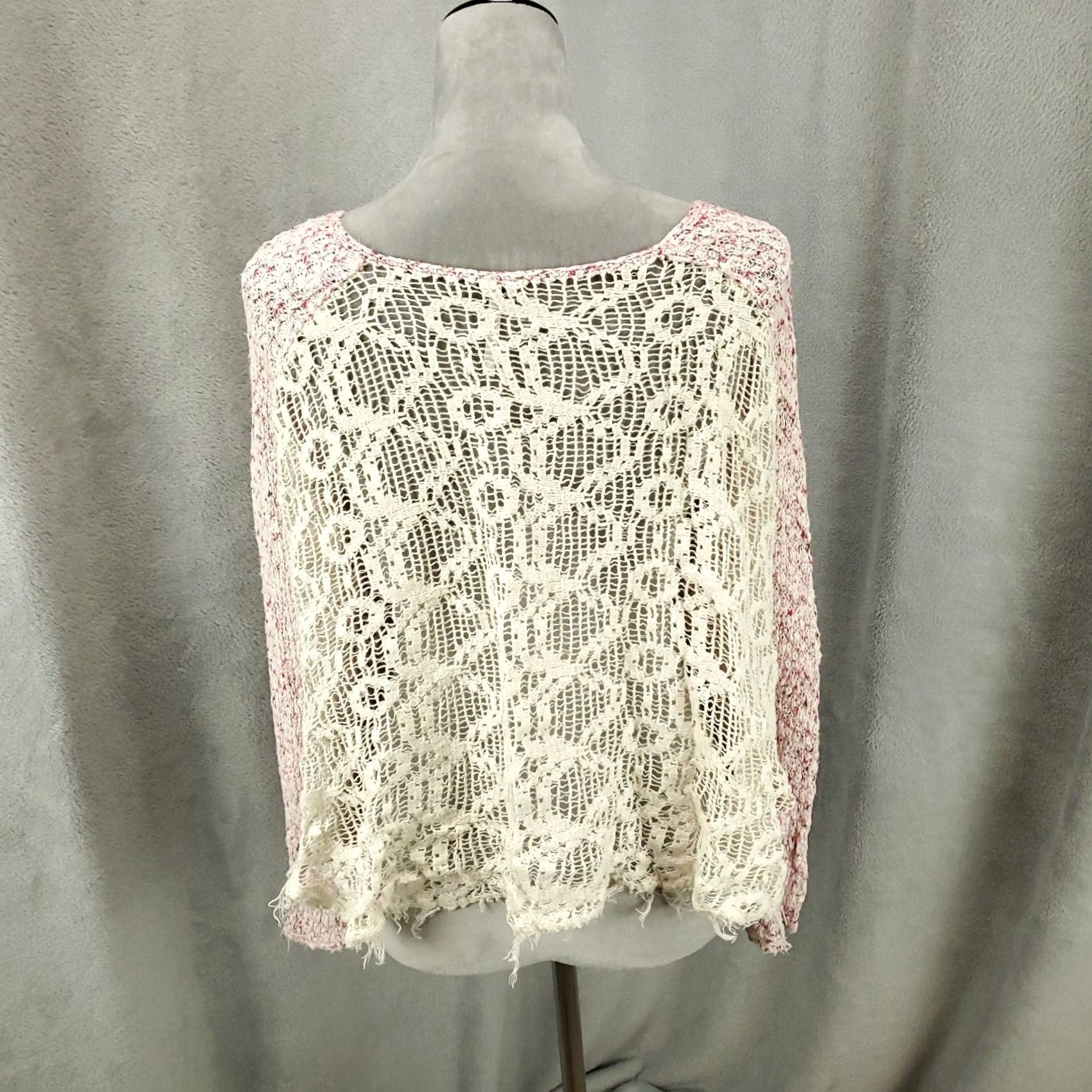 Free People VINTAGE Free People Sweater Oversize Small Pink Crochet Lace Open Knit Back Boho Fringe Size S / US 4 / IT 40 - 3 Thumbnail