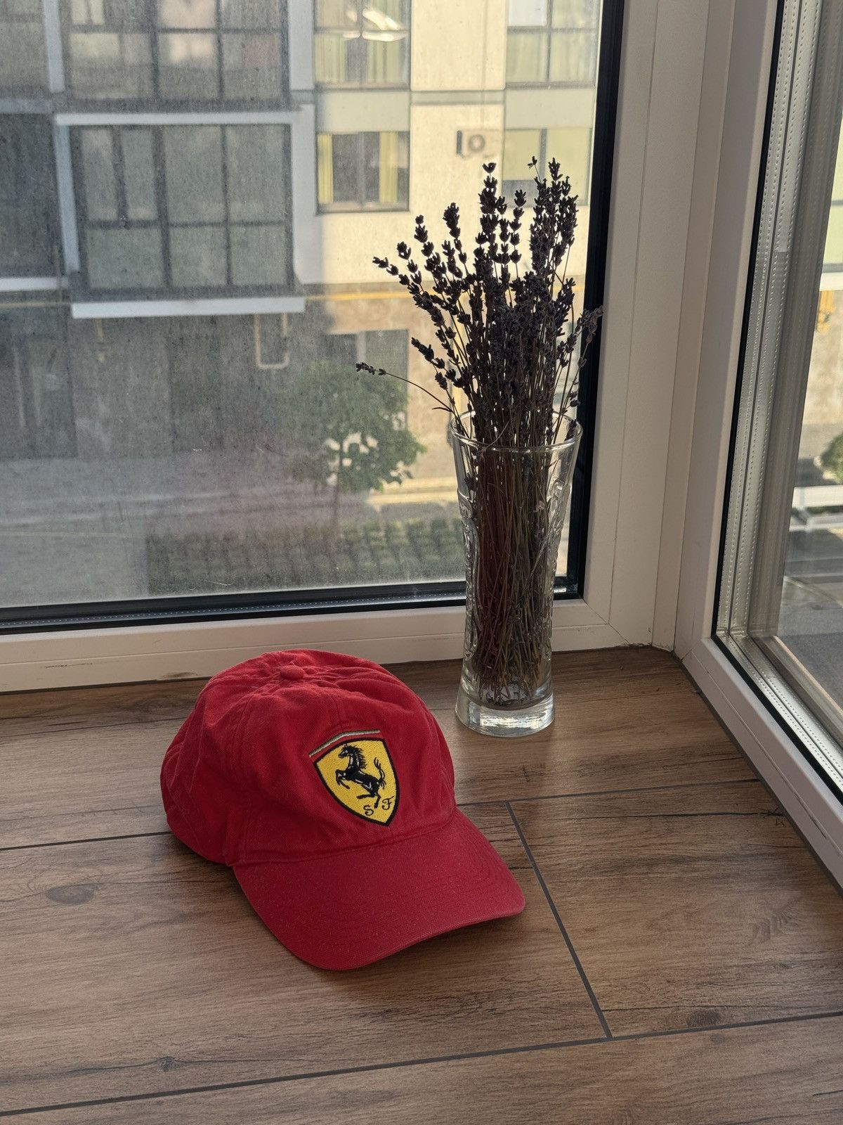 Vintage 2002 Scuderia Ferrari F1 Team Cap in Red, Men's
