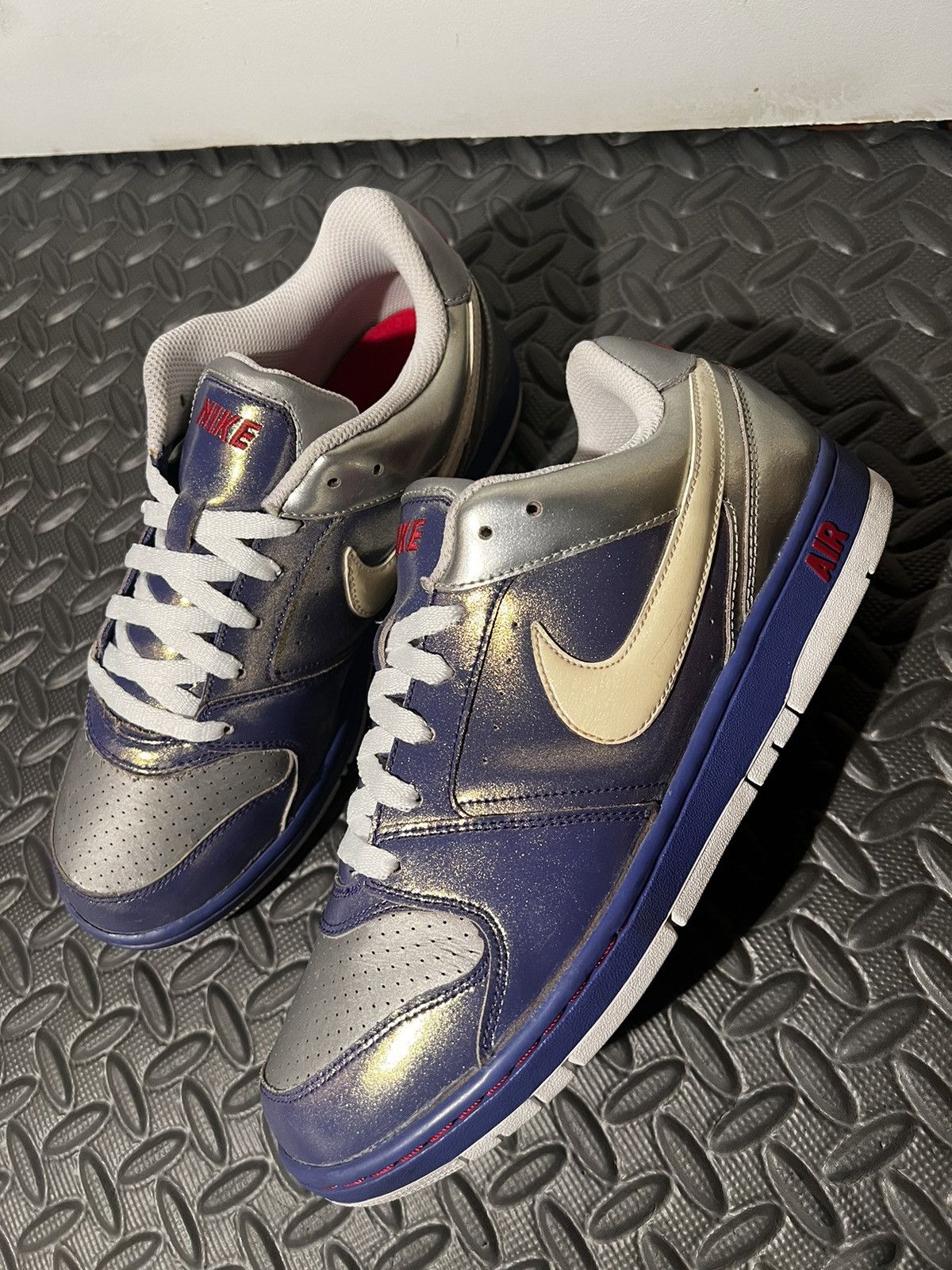 Nike RARE Nike Air Prestige 3 Iridescent size 10 Womens shoes Size US 10 / IT 40 - 2 Thumbnail