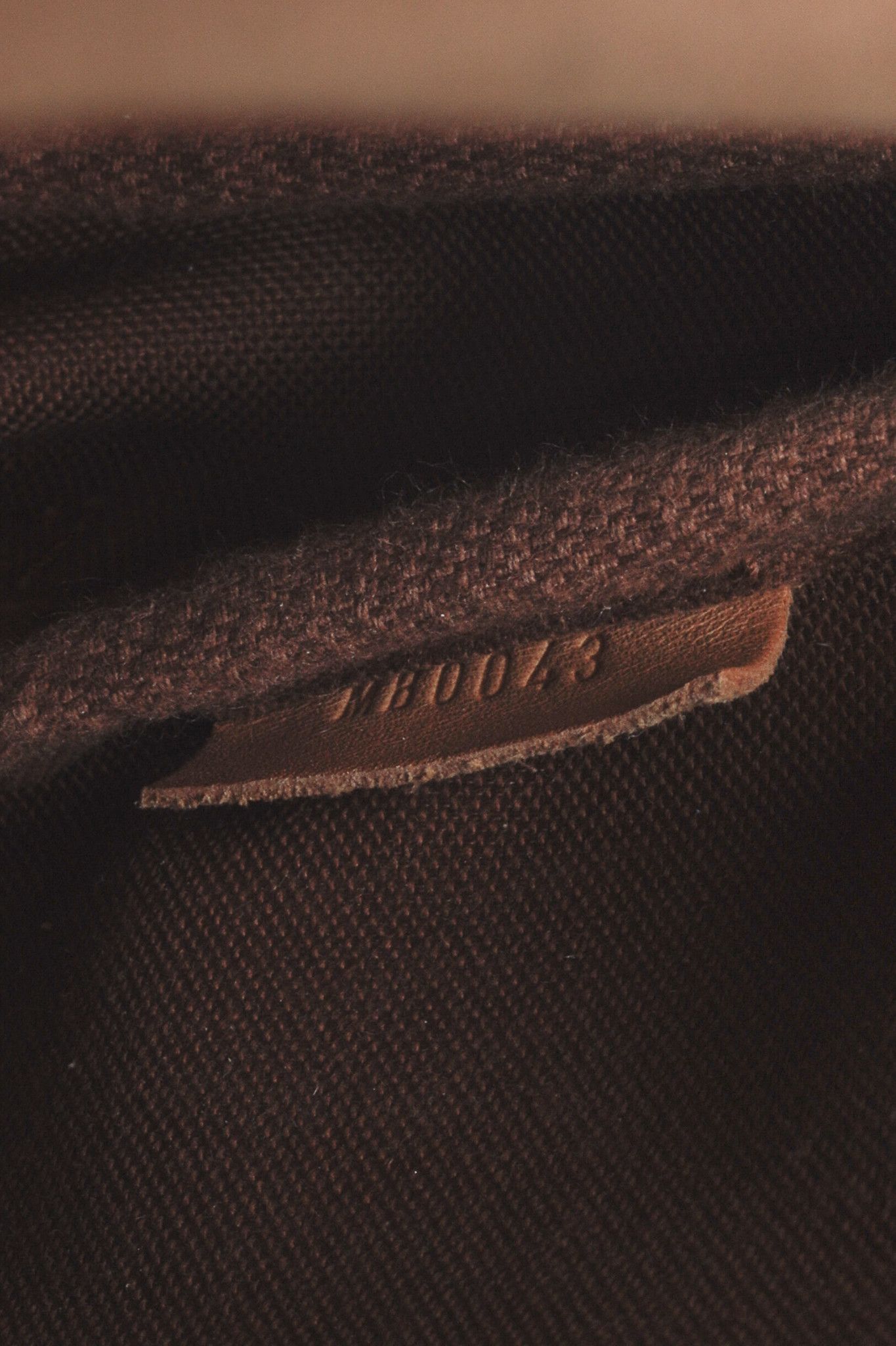 Louis Vuitton Louis Vuitton Saumur 28 , Double Side Saddle Messenger Bag Size ONE SIZE - 13 Thumbnail