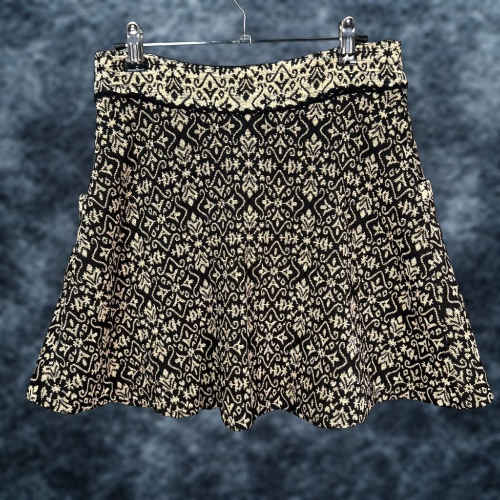 Free People Free People Skirt Womens Size 6 Black Cream Tapestry Textured Mini Geometric Print Size 28" / US 6 / IT 42 - 1 Thumbnail