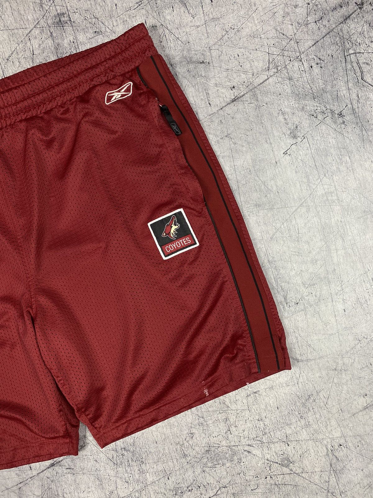 NFL × Reebok Vintage 00s Reebok Coyotes NFL Shorts Size US 35 - 3 Thumbnail