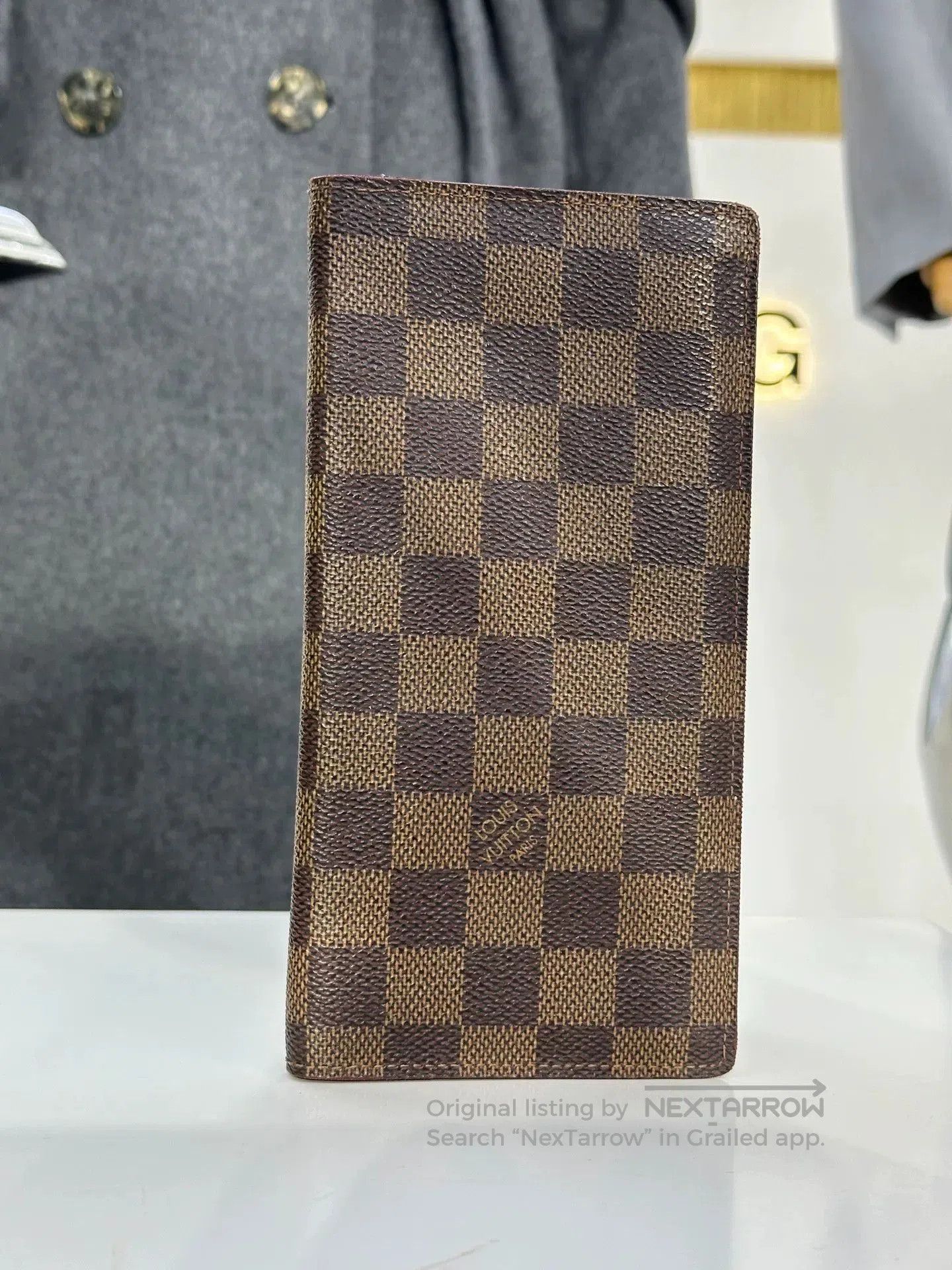Louis Vuitton LV Classic Men's Wallet. Size ONE SIZE - 1 Thumbnail