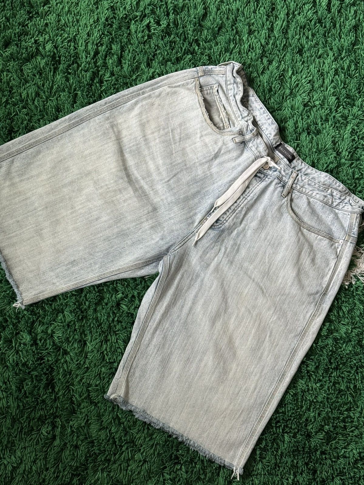 Balenciaga Balenciaga Denim Shorts Size US 33 - 1 Thumbnail