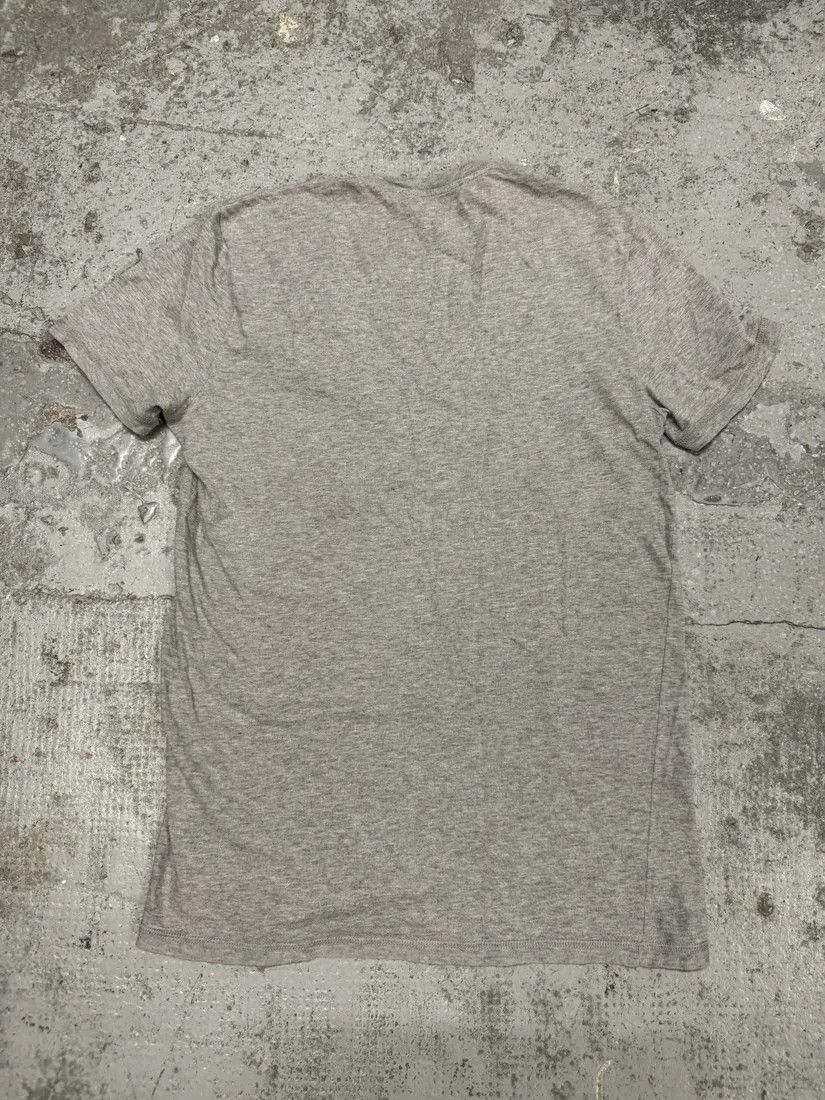 Designer × Gucci × Vintage SS2008 Gucci Grey V Neck Birds Toocan T-Shirt Size US XS / EU 42 / 0 - 4 Thumbnail
