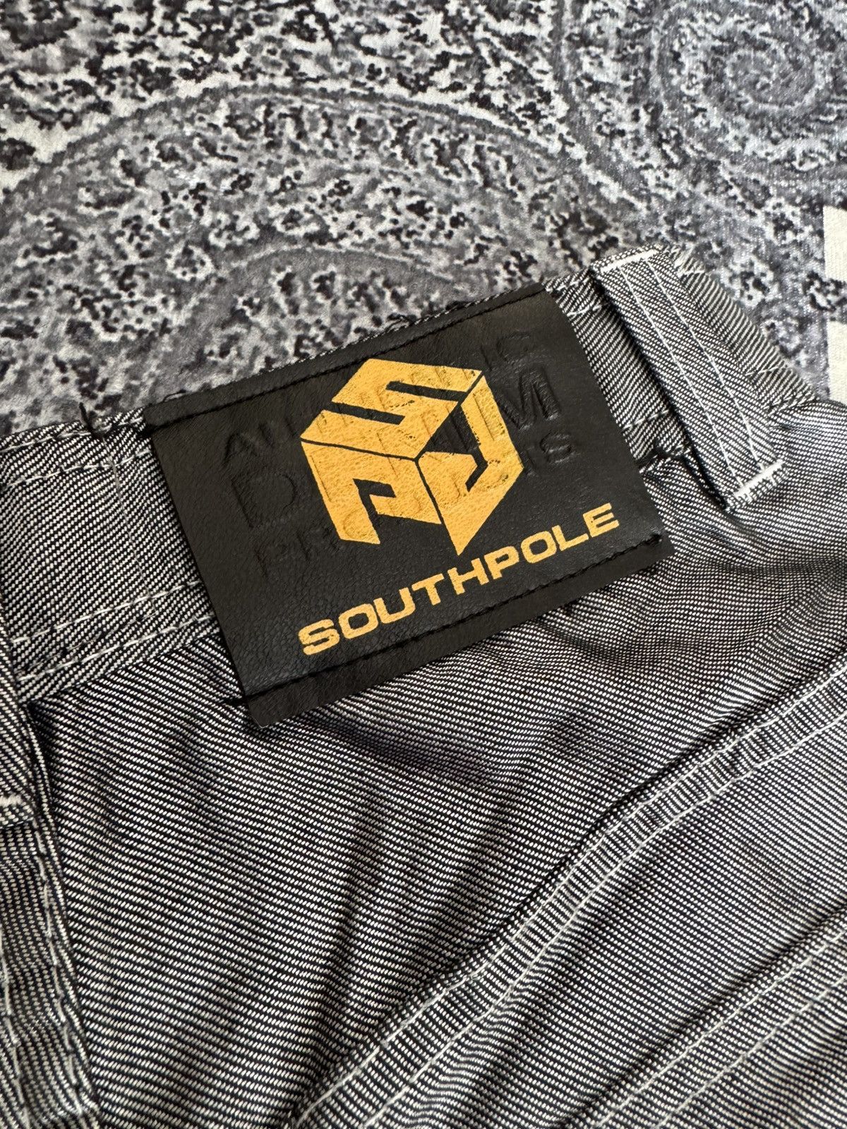 Southpole Southpole Y2K Grey Cargo Pants – Size 28 Size US 28 / EU 44 - 4 Thumbnail