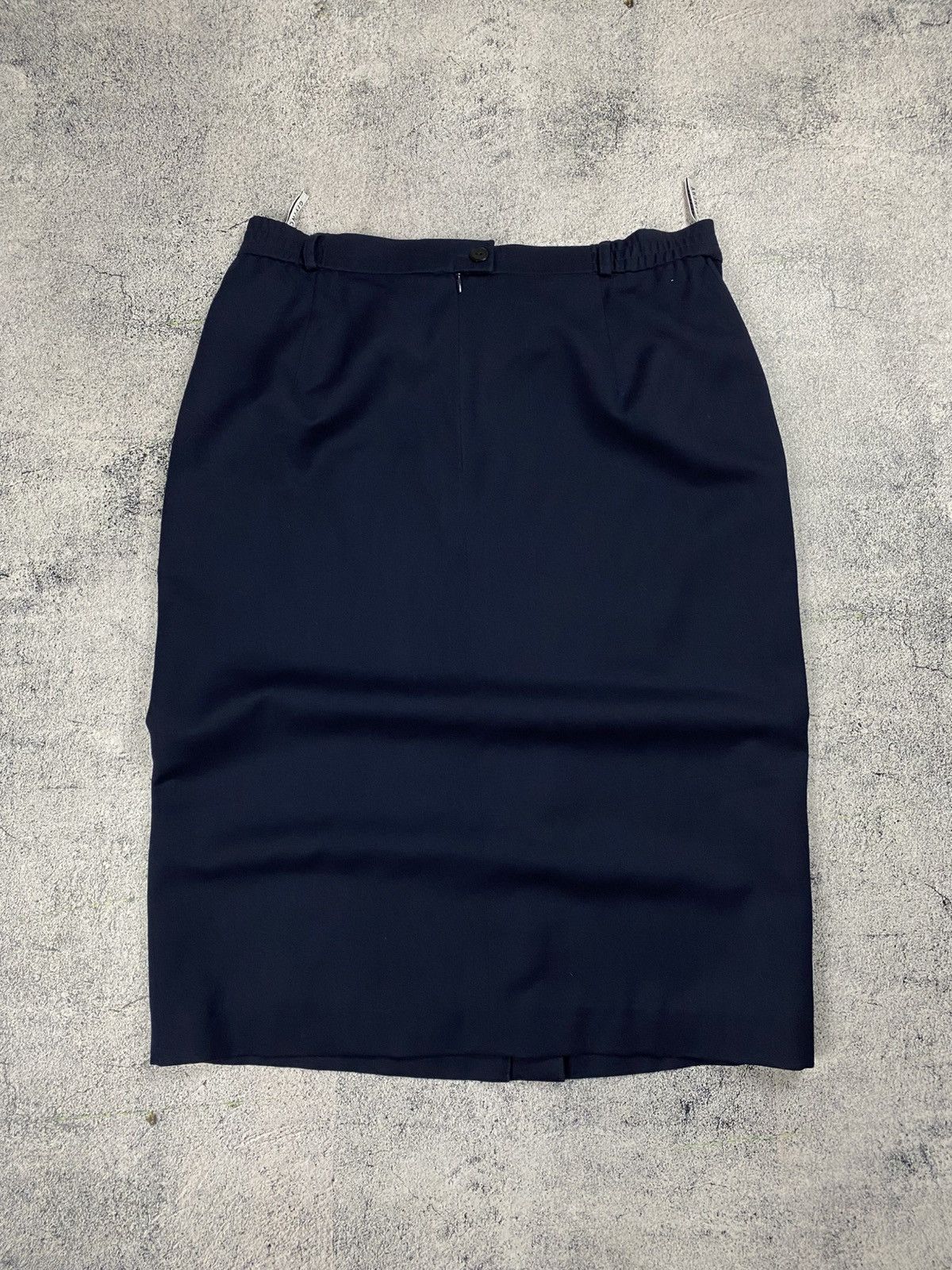 Givenchy Givenchy Navy Blue Minimal Midi Skirt Elegant Designer Piece Size 30" / US 8 / IT 44 - 1 Thumbnail