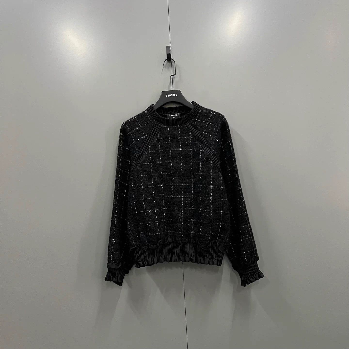 Chanel CHANEL plaid knit sweater Size M / US 6-8 / IT 42-44 - 1 Thumbnail
