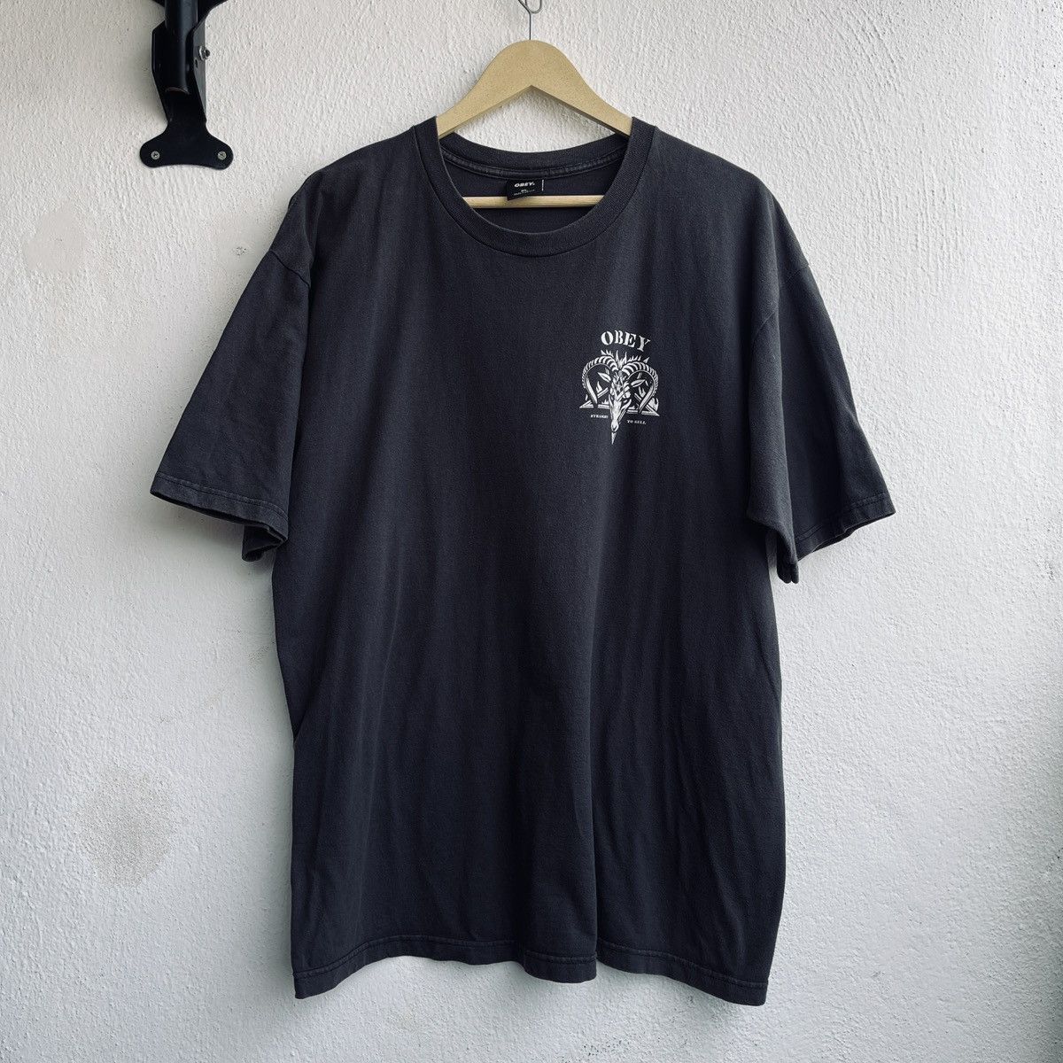 Obey Faded Vintage Y2K Obey Goat Head Straight To Hell TShirt Size US XL / EU 56 / 4 - 2 Thumbnail