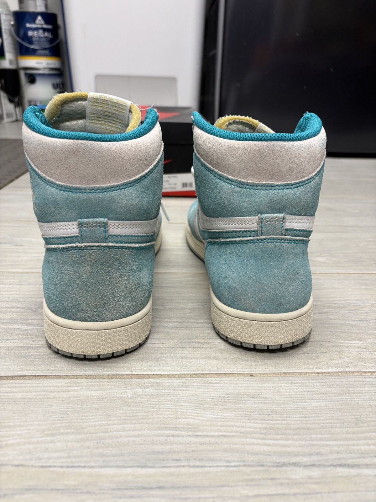Nike Jordan 1 Retro High Turbo Green SIZE 10 US MEN used Size US 10 / EU 43 - 3 Thumbnail
